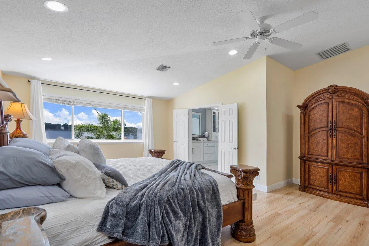 10290 NW 60th Place