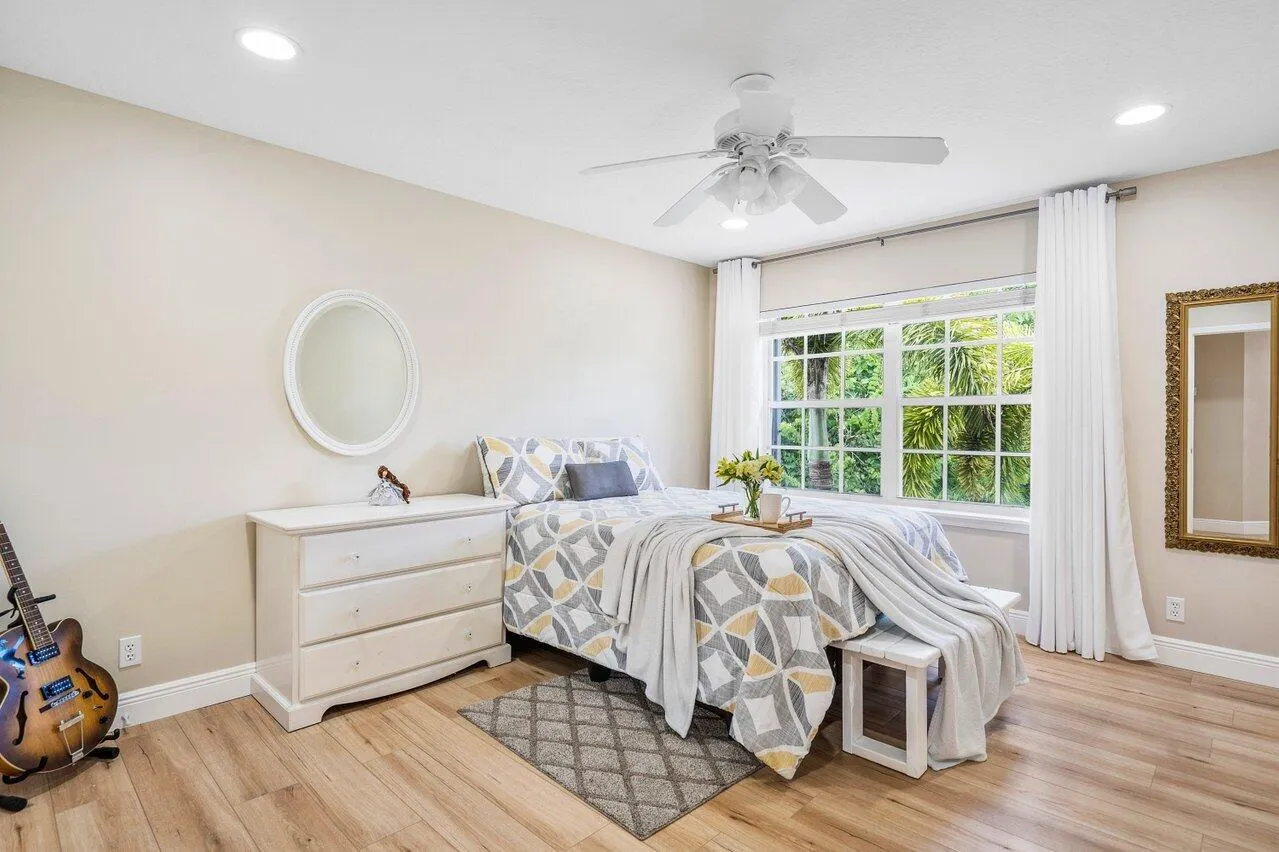 10290 NW 60th Place