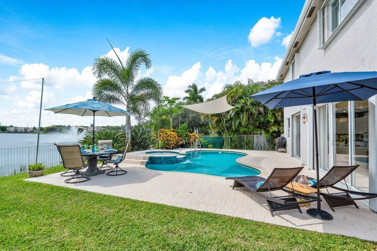 10290 NW 60th Place