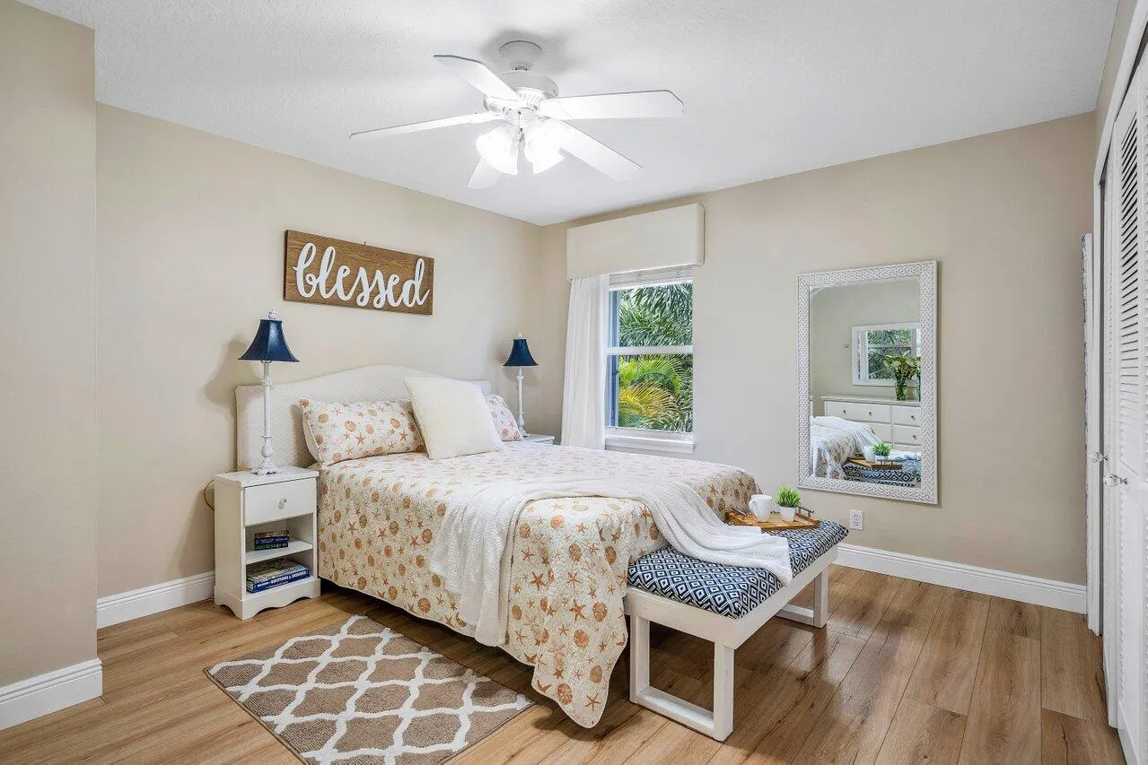 10290 NW 60th Place