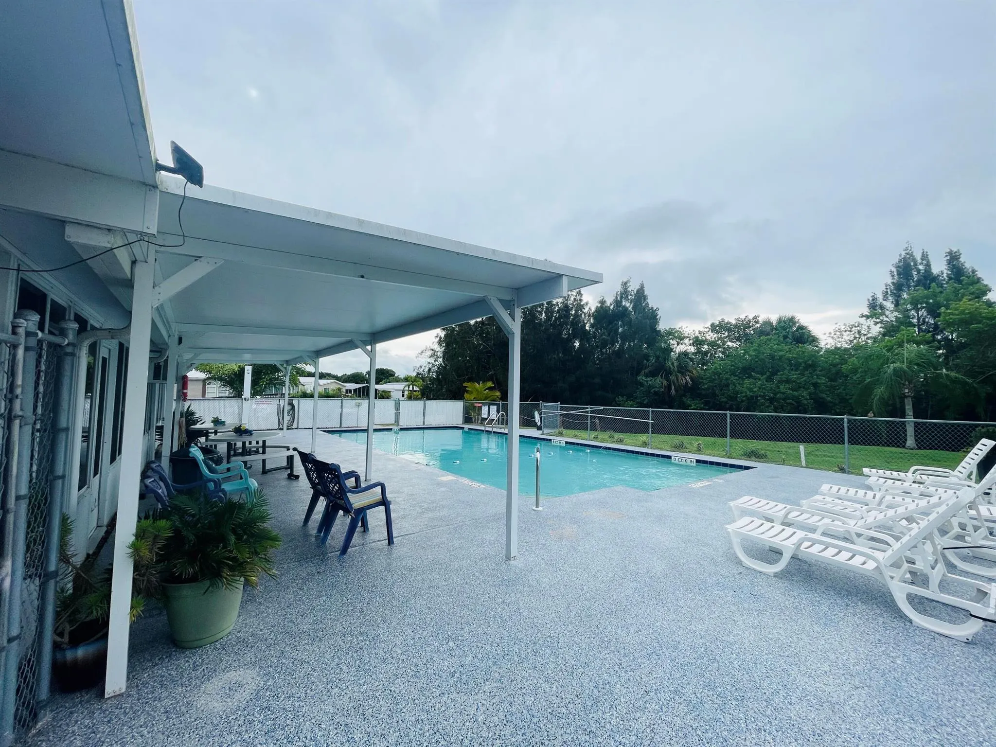 925 Yacht Club Way NW