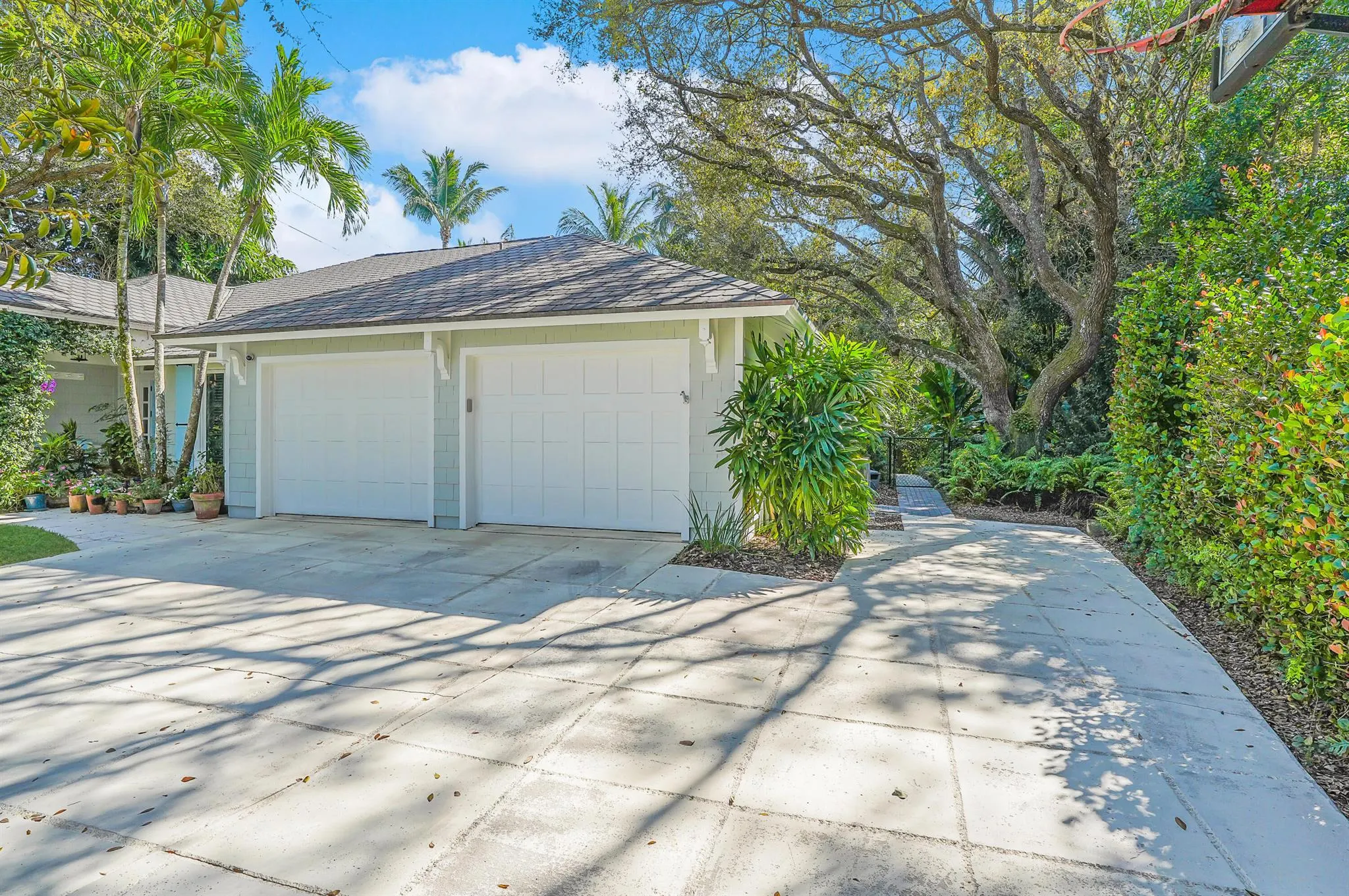 6000 Eagles Nest Drive