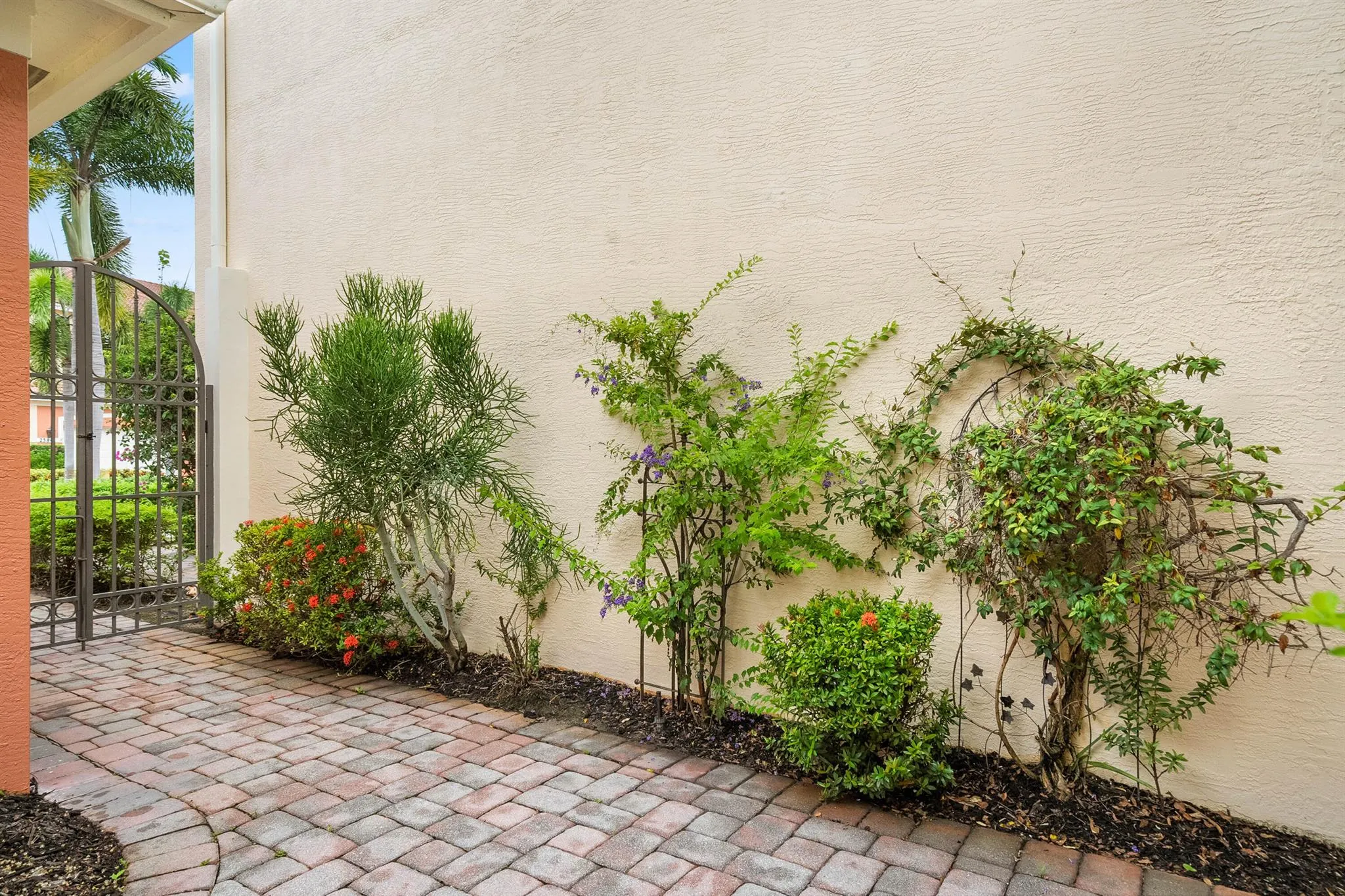 2381 SW Island Creek Trail