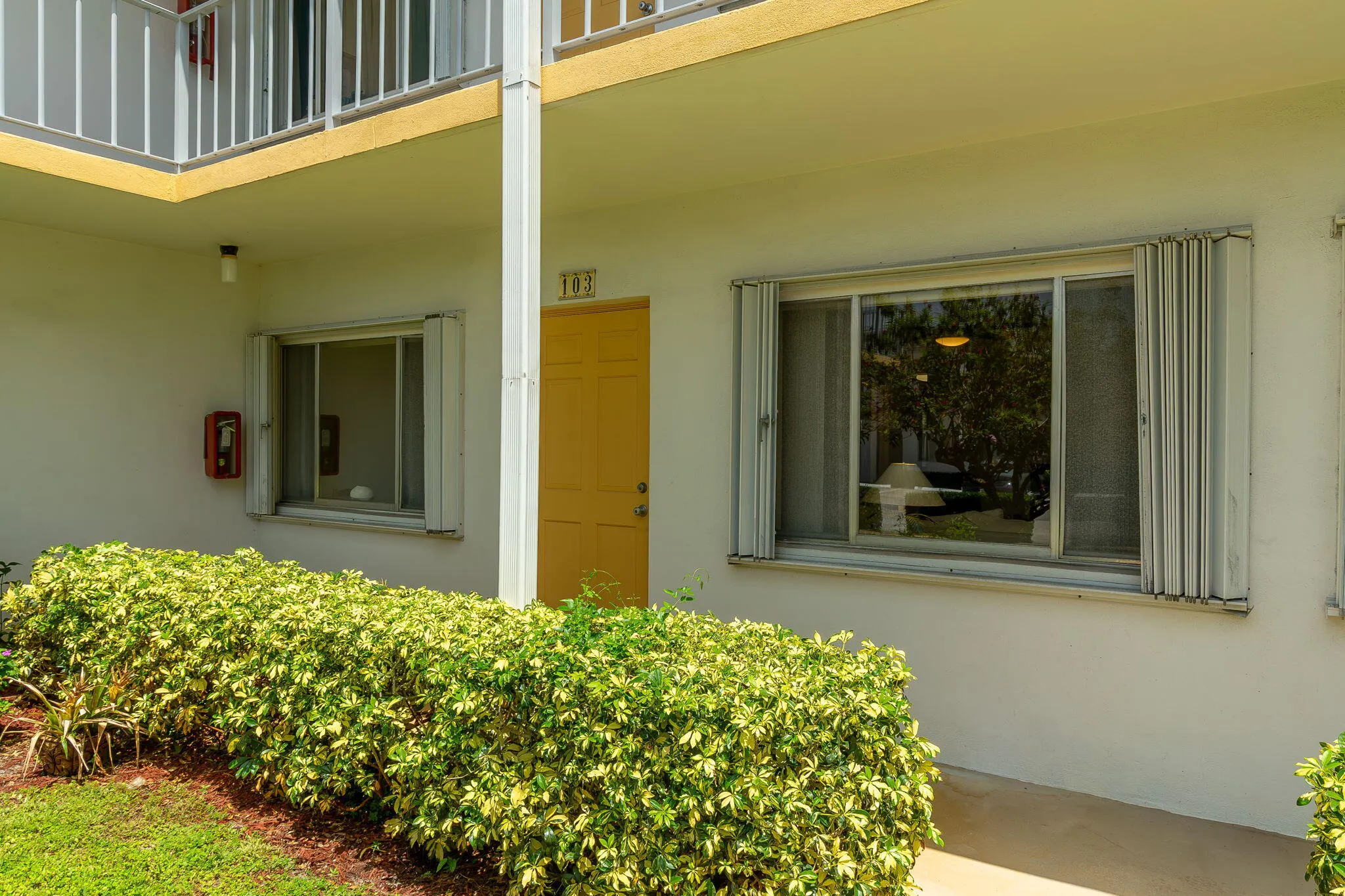 3000 Lake Osborne Drive, #103