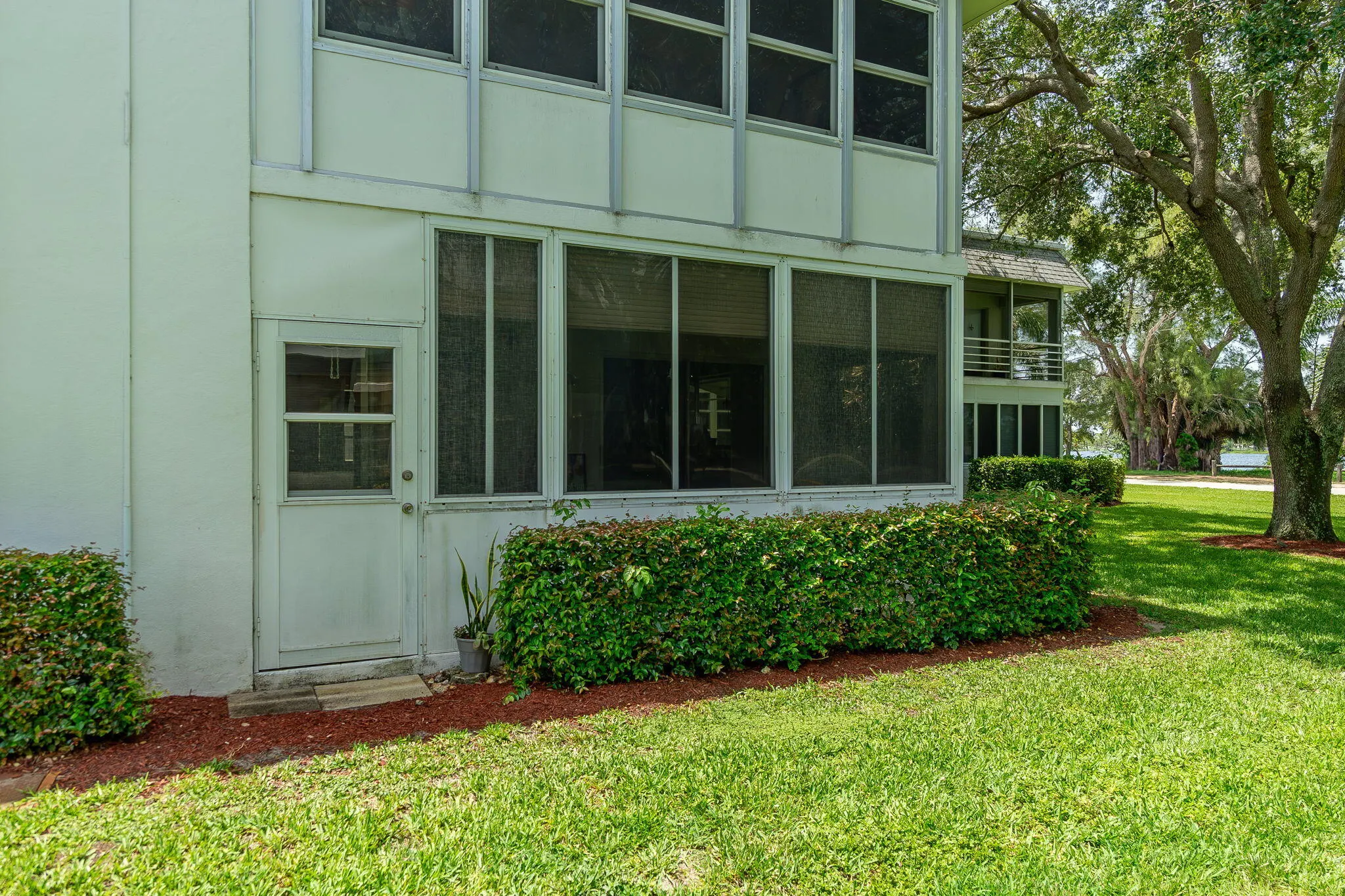 3000 Lake Osborne Drive, #103