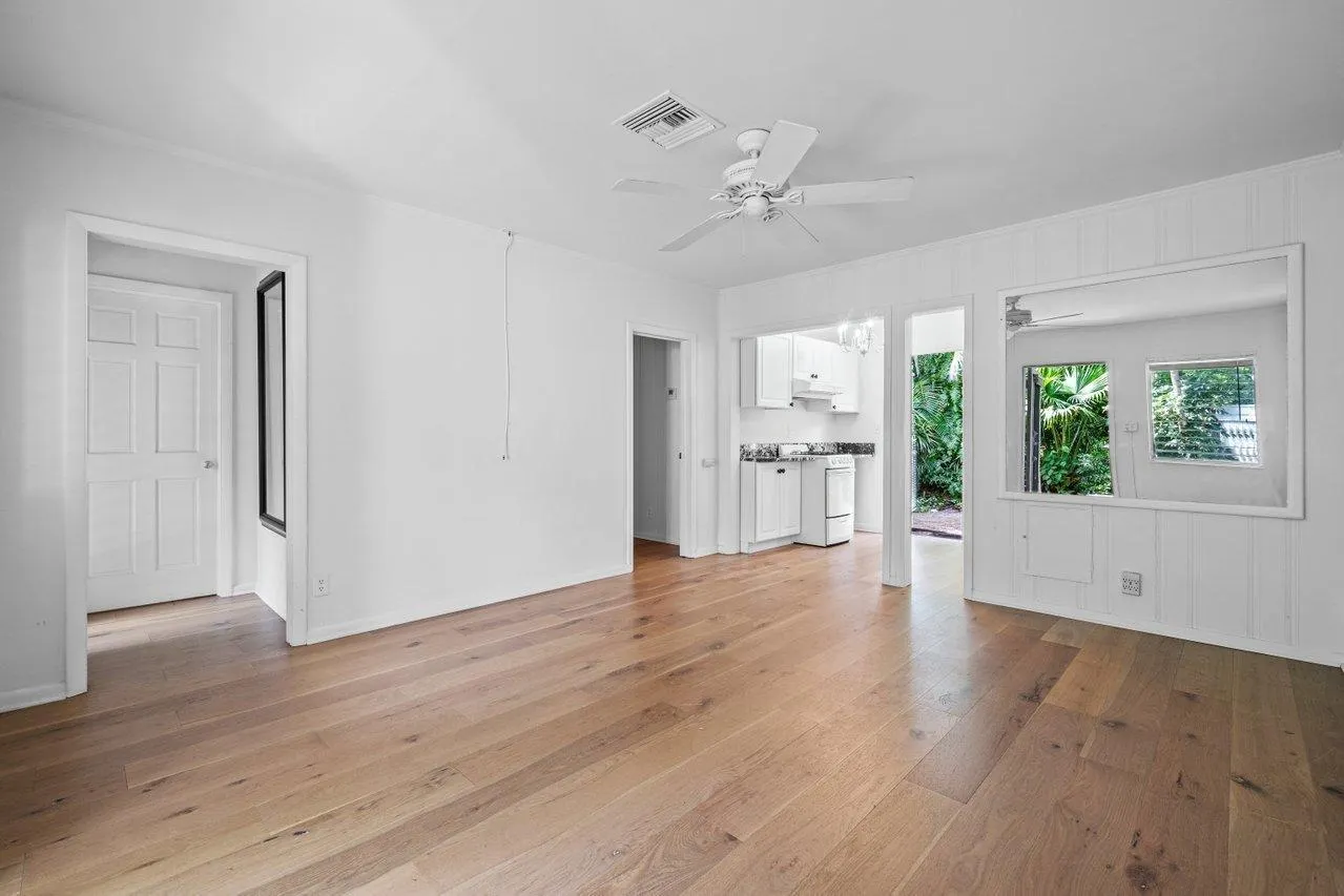 1225 George Bush 4 Boulevard, #4