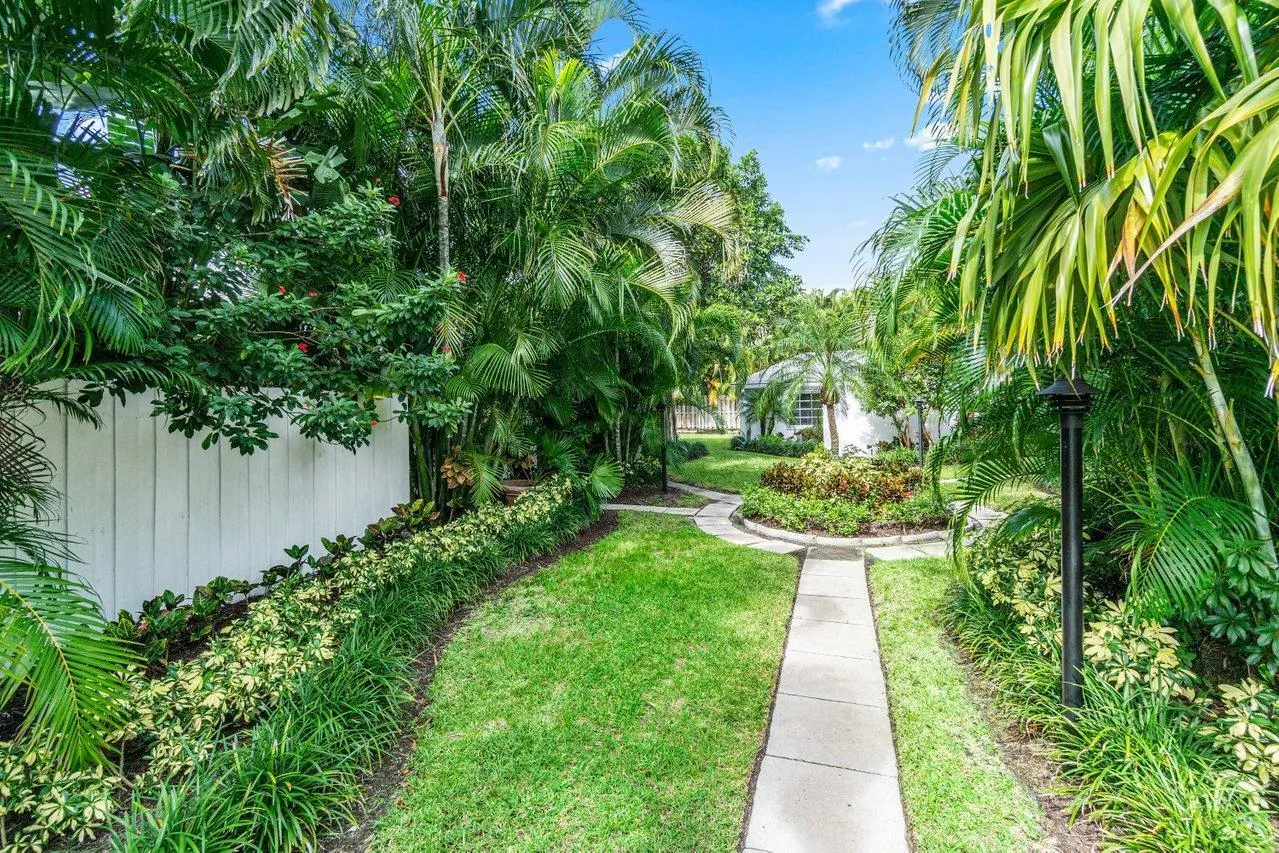 1225 George Bush 4 Boulevard, #4