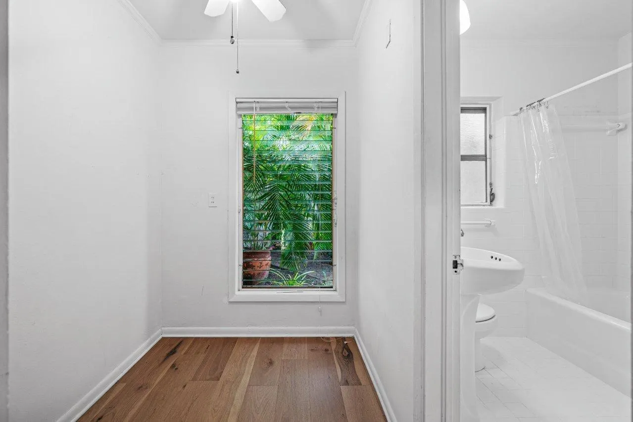 1225 George Bush 4 Boulevard, #4