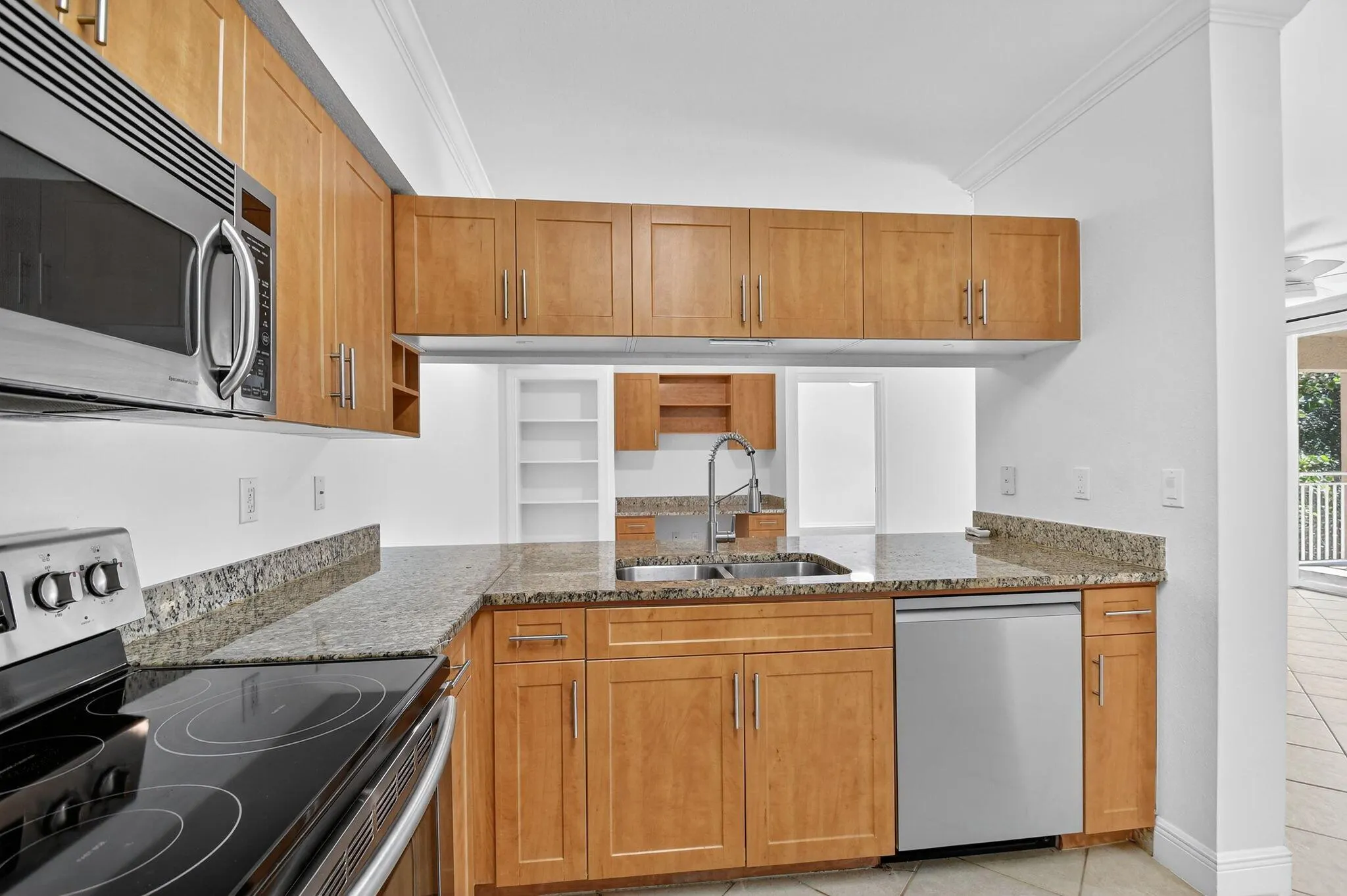 6511 Emerald Dunes Drive, #304