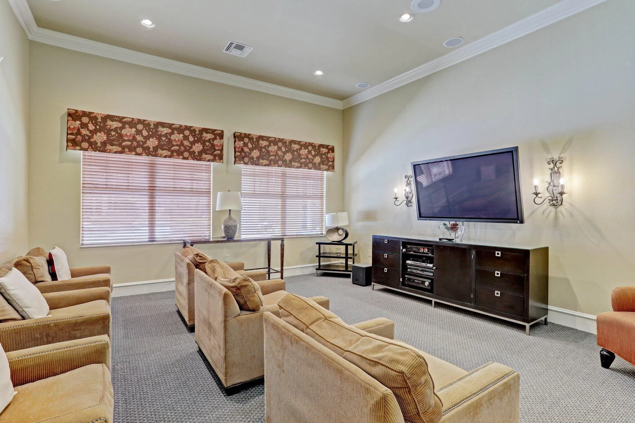 6511 Emerald Dunes Drive, #304