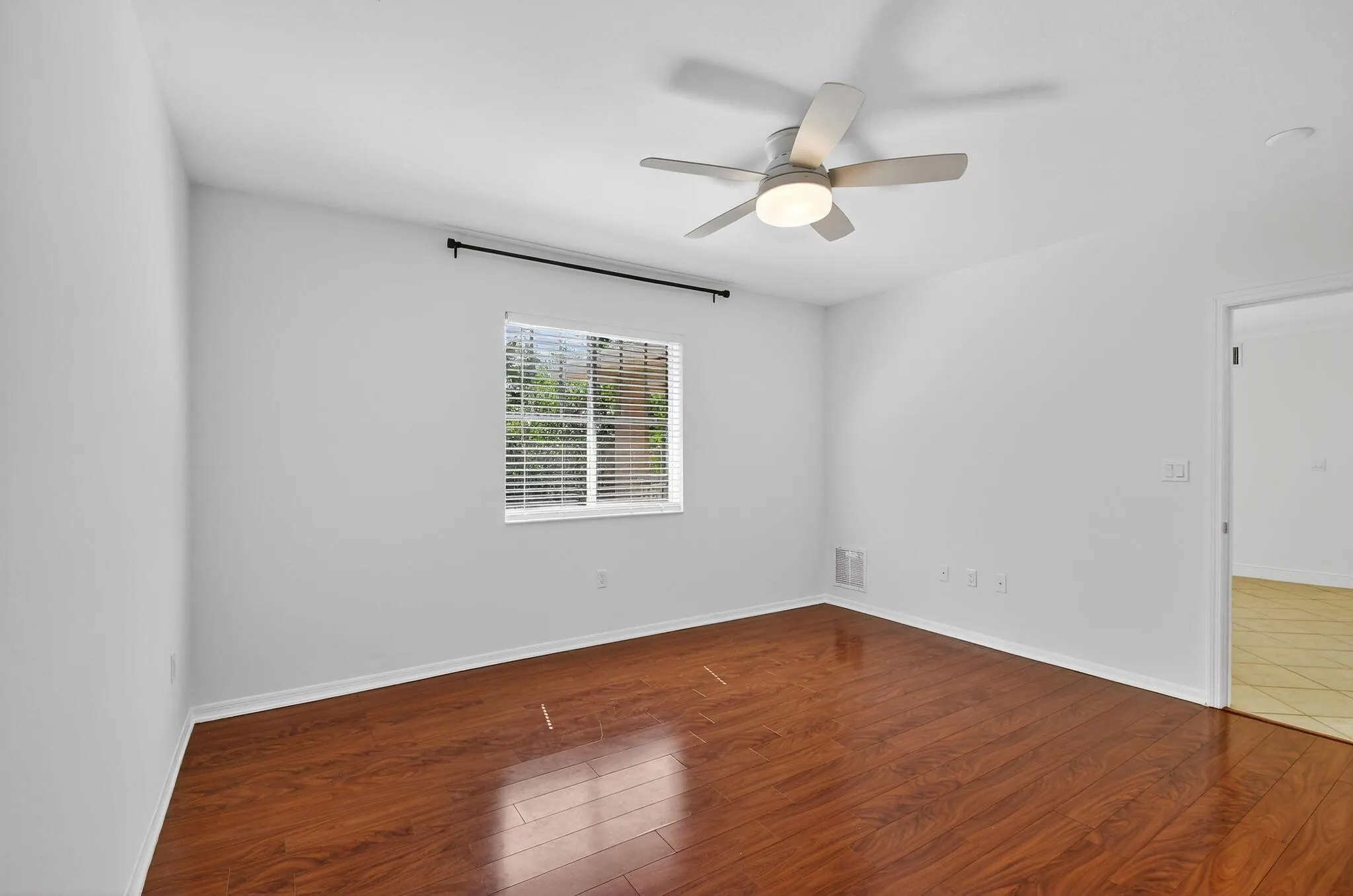 6511 Emerald Dunes Drive, #304
