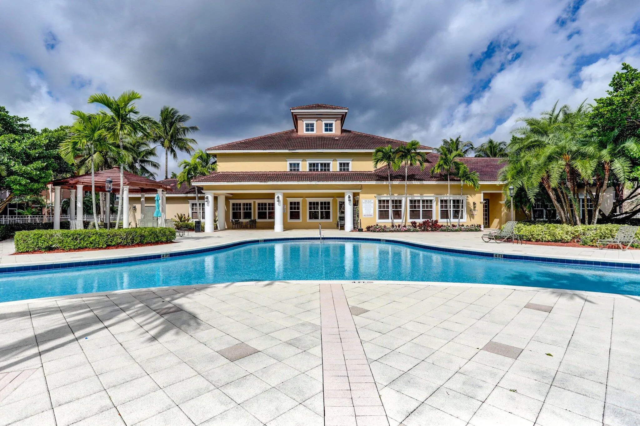 6511 Emerald Dunes Drive, #304