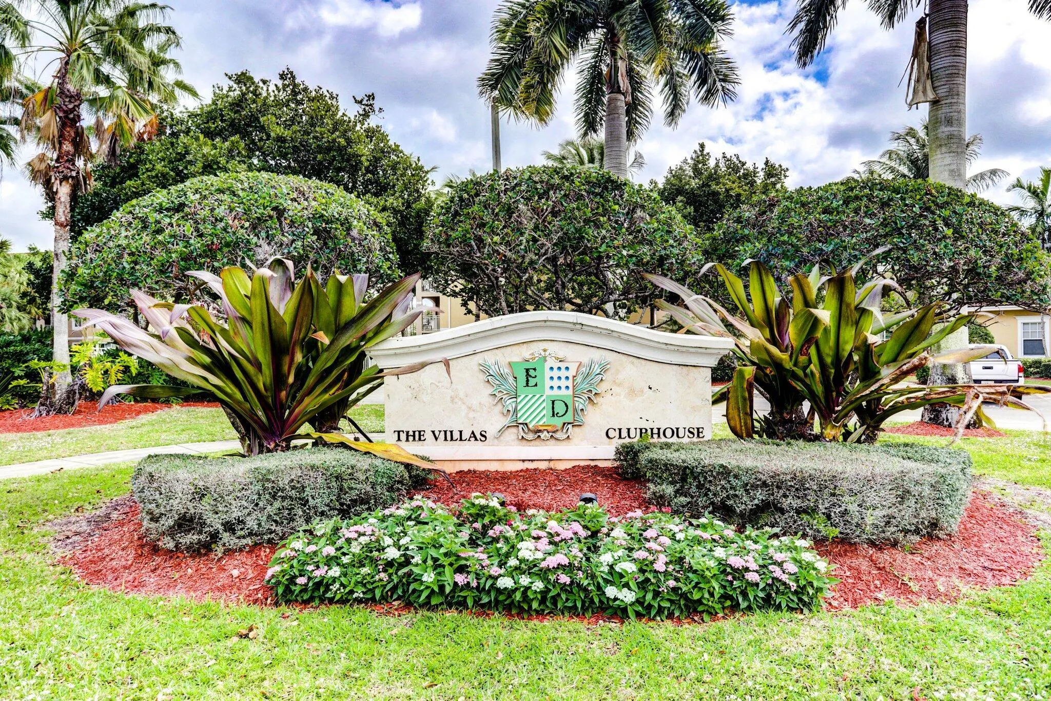 6511 Emerald Dunes Drive, #304