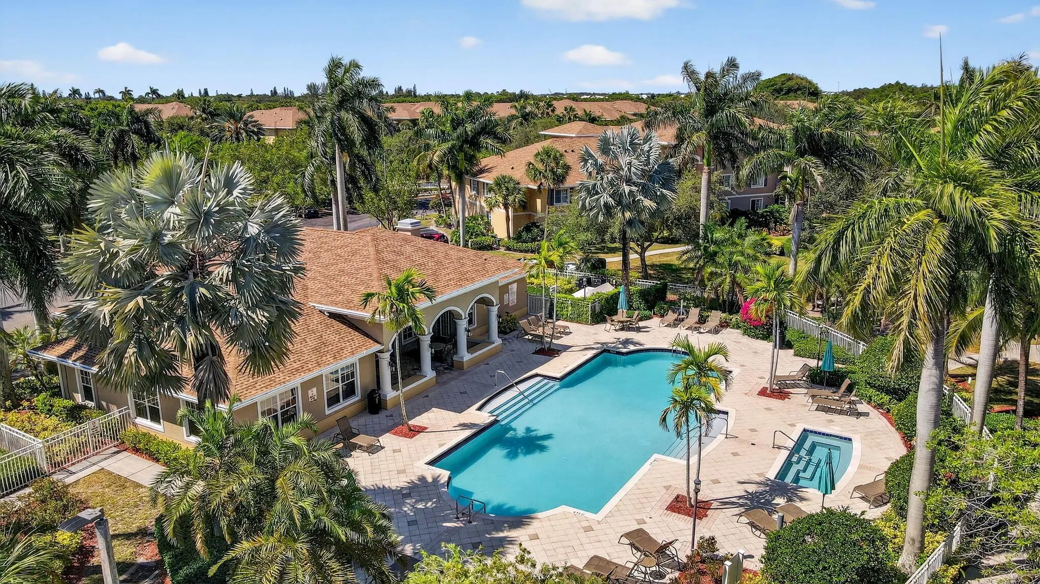6511 Emerald Dunes Drive, #304
