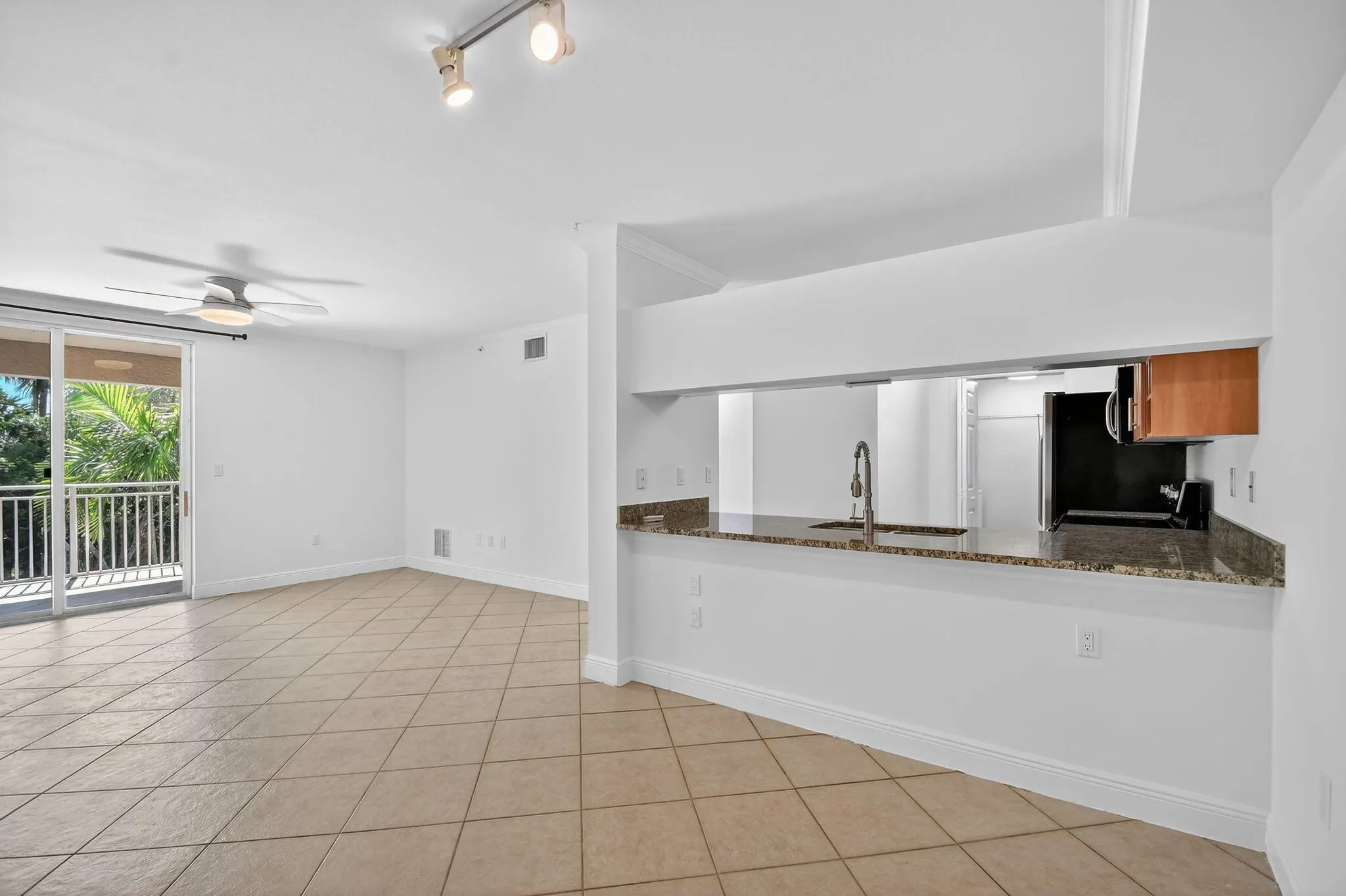 6511 Emerald Dunes Drive, #304