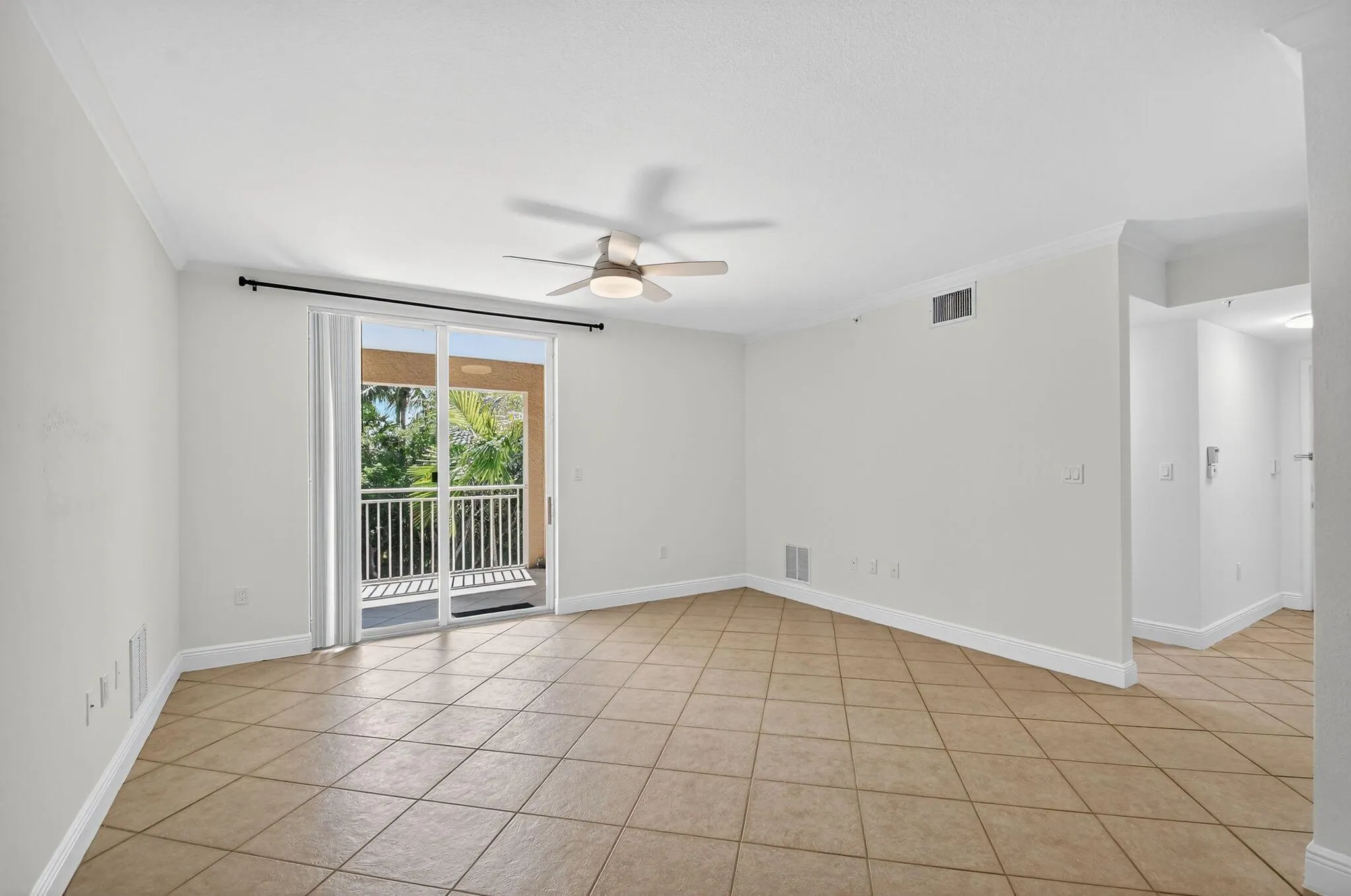 6511 Emerald Dunes Drive, #304