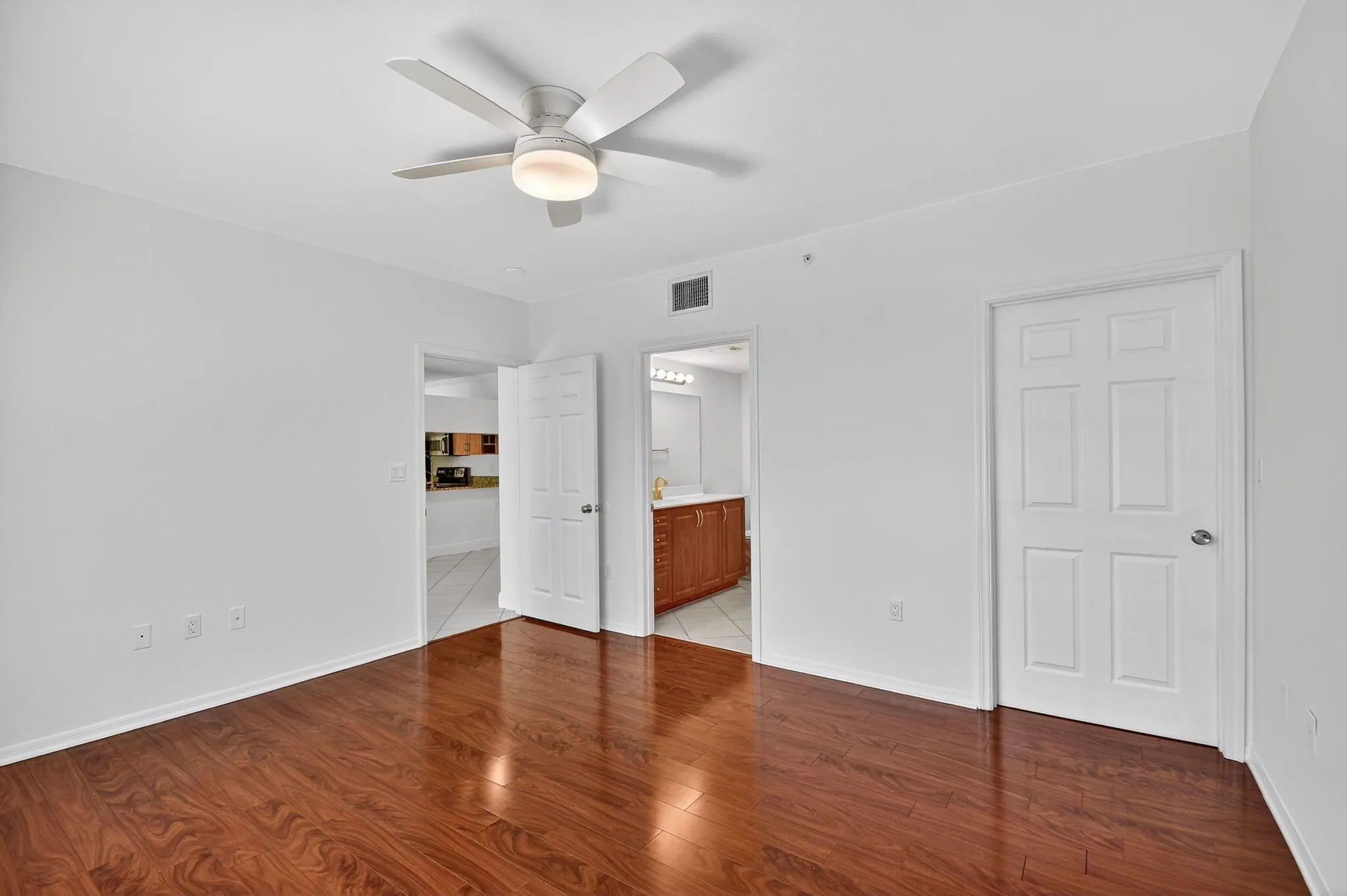 6511 Emerald Dunes Drive, #304