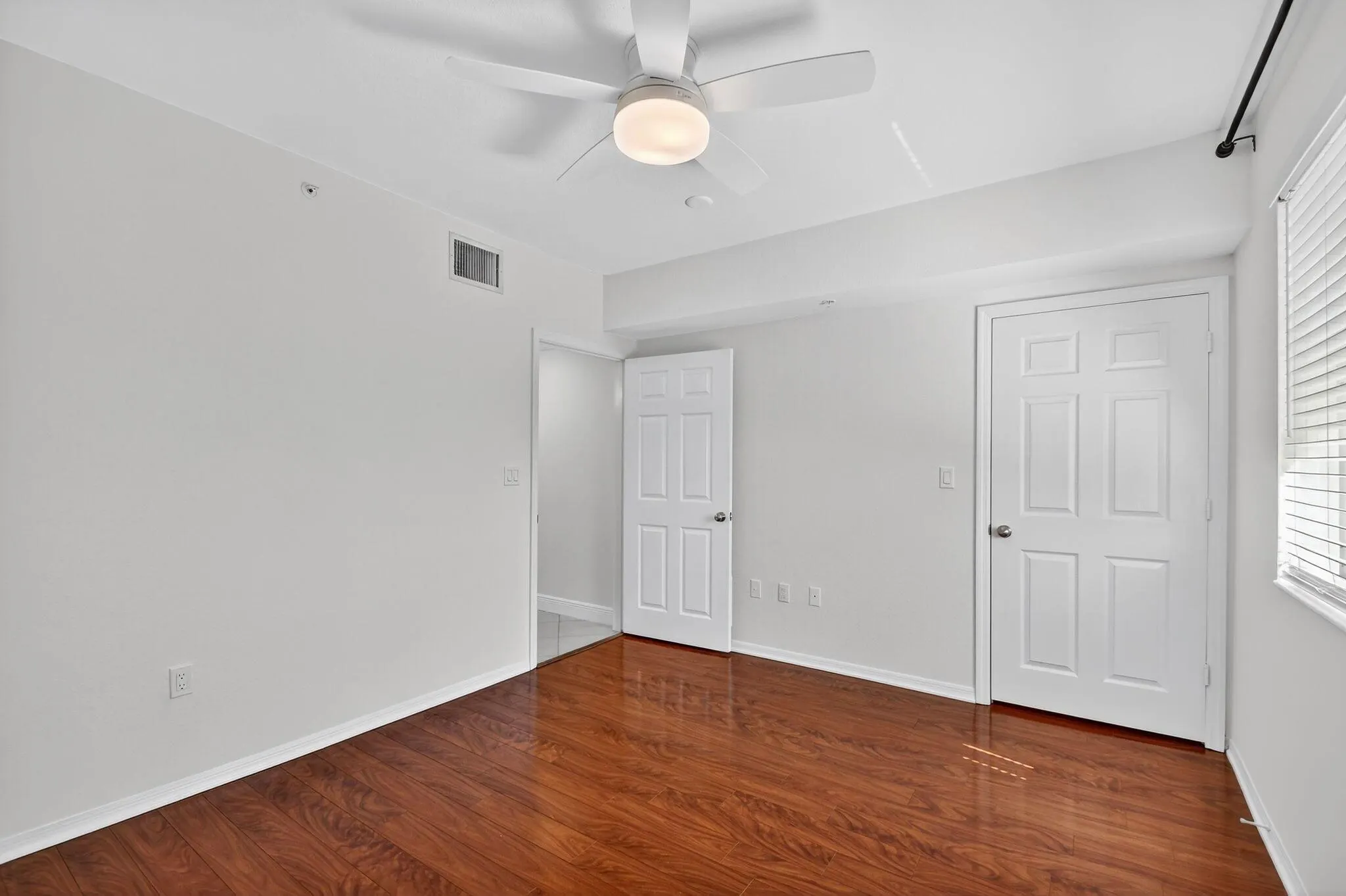 6511 Emerald Dunes Drive, #304