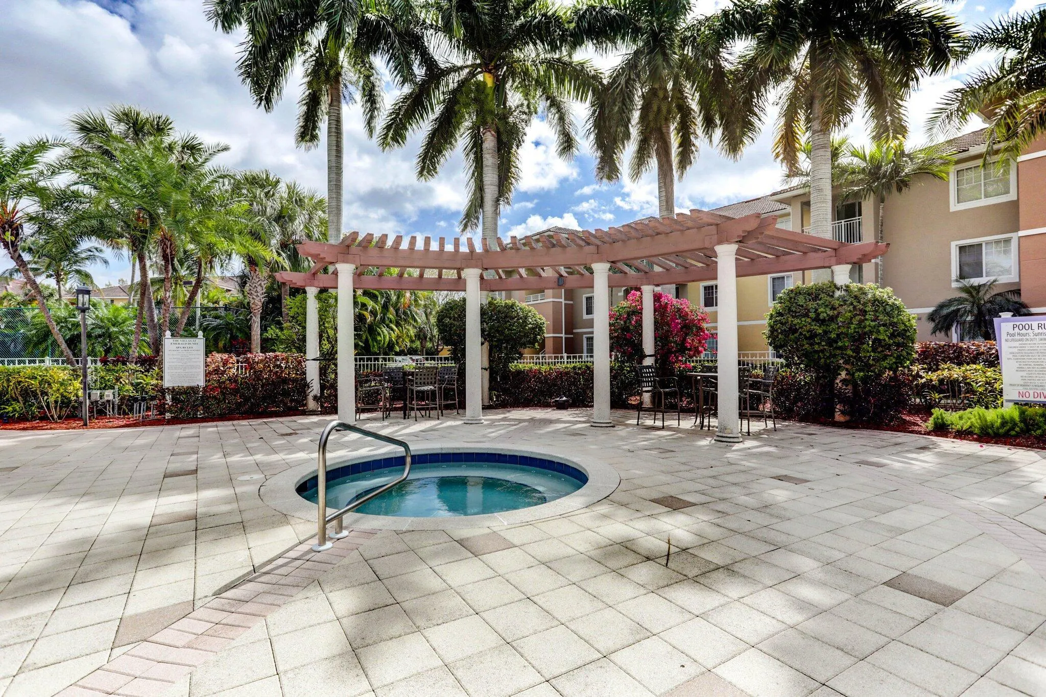 6511 Emerald Dunes Drive, #304