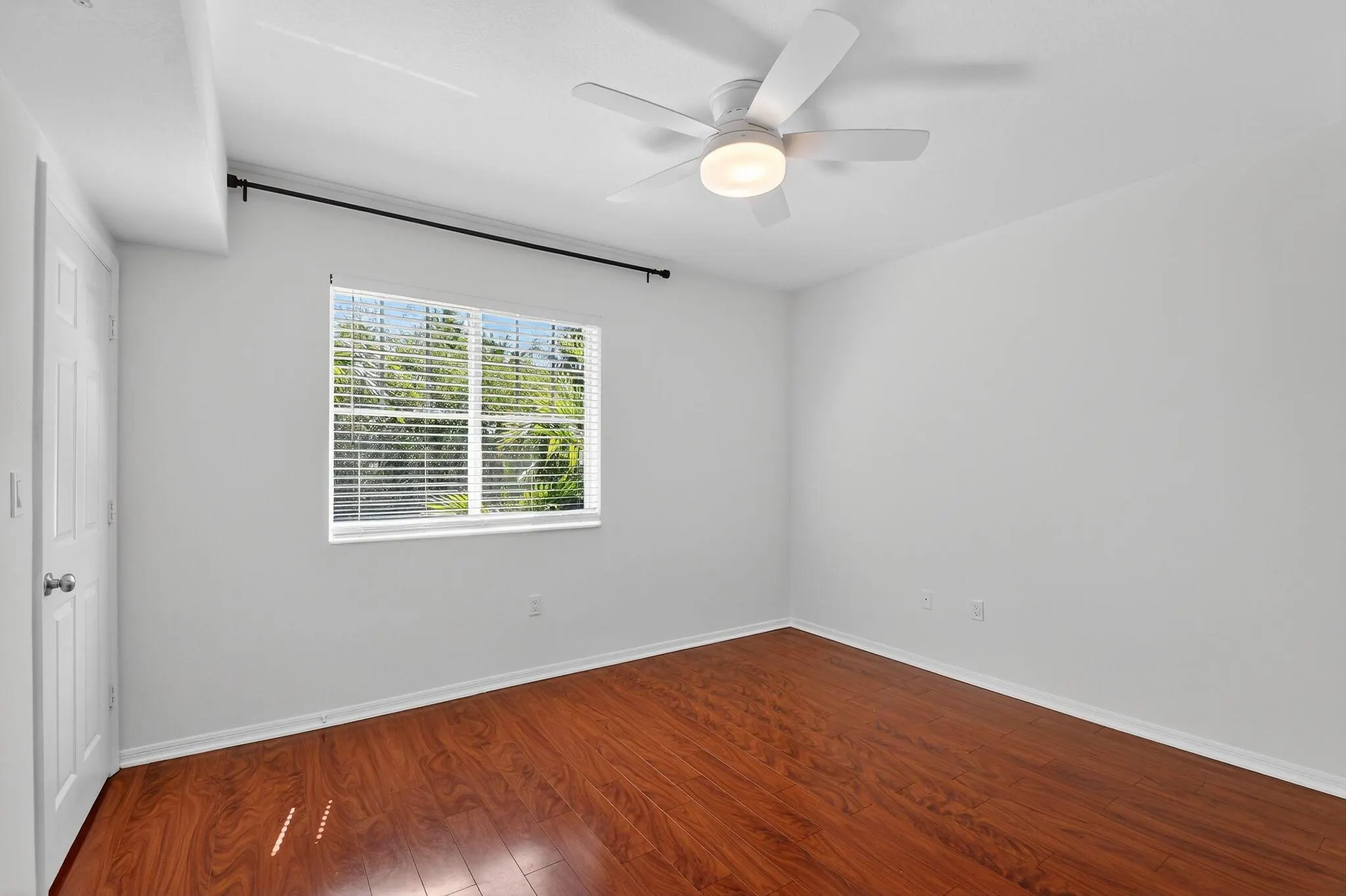 6511 Emerald Dunes Drive, #304
