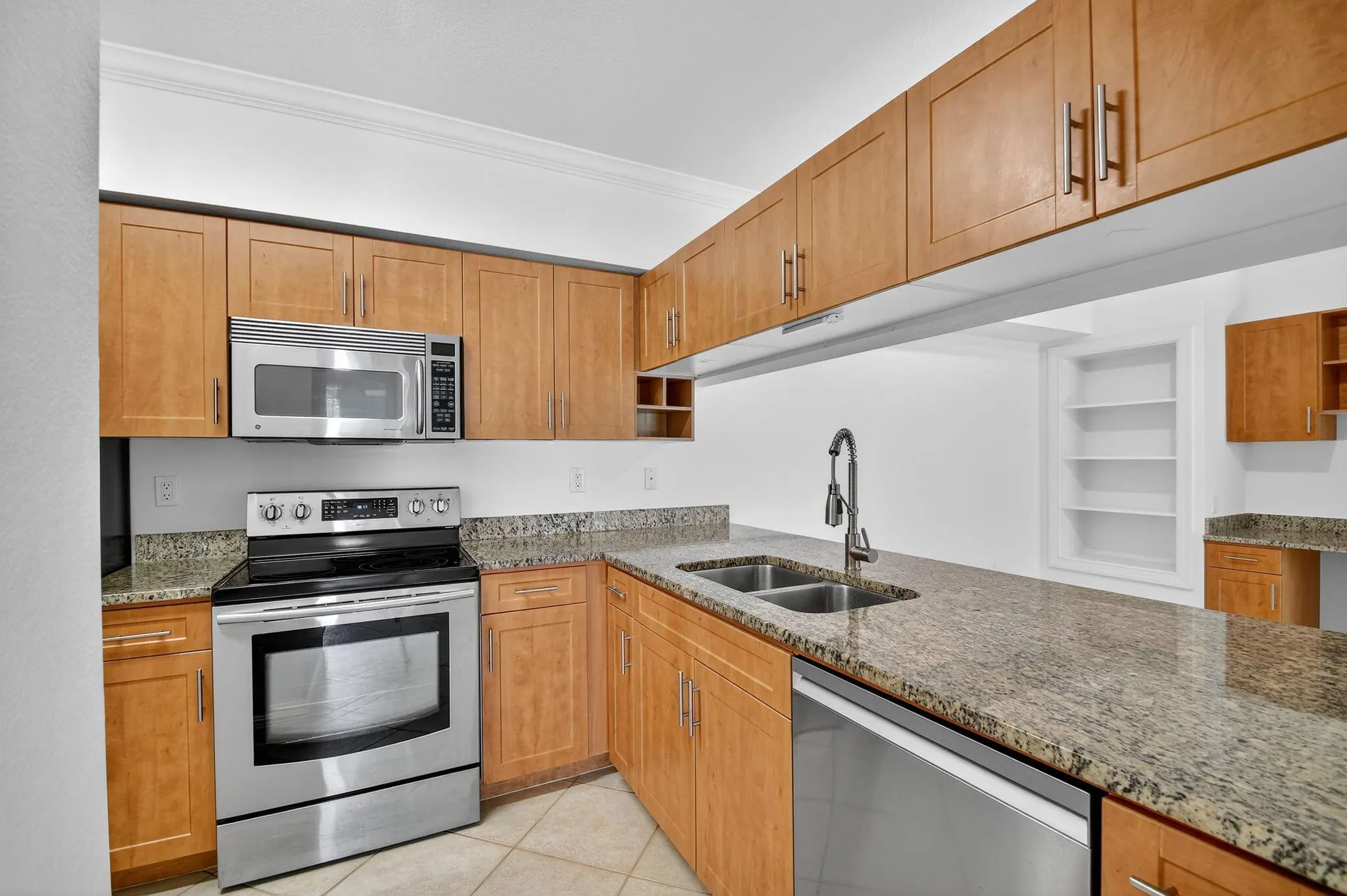 6511 Emerald Dunes Drive, #304