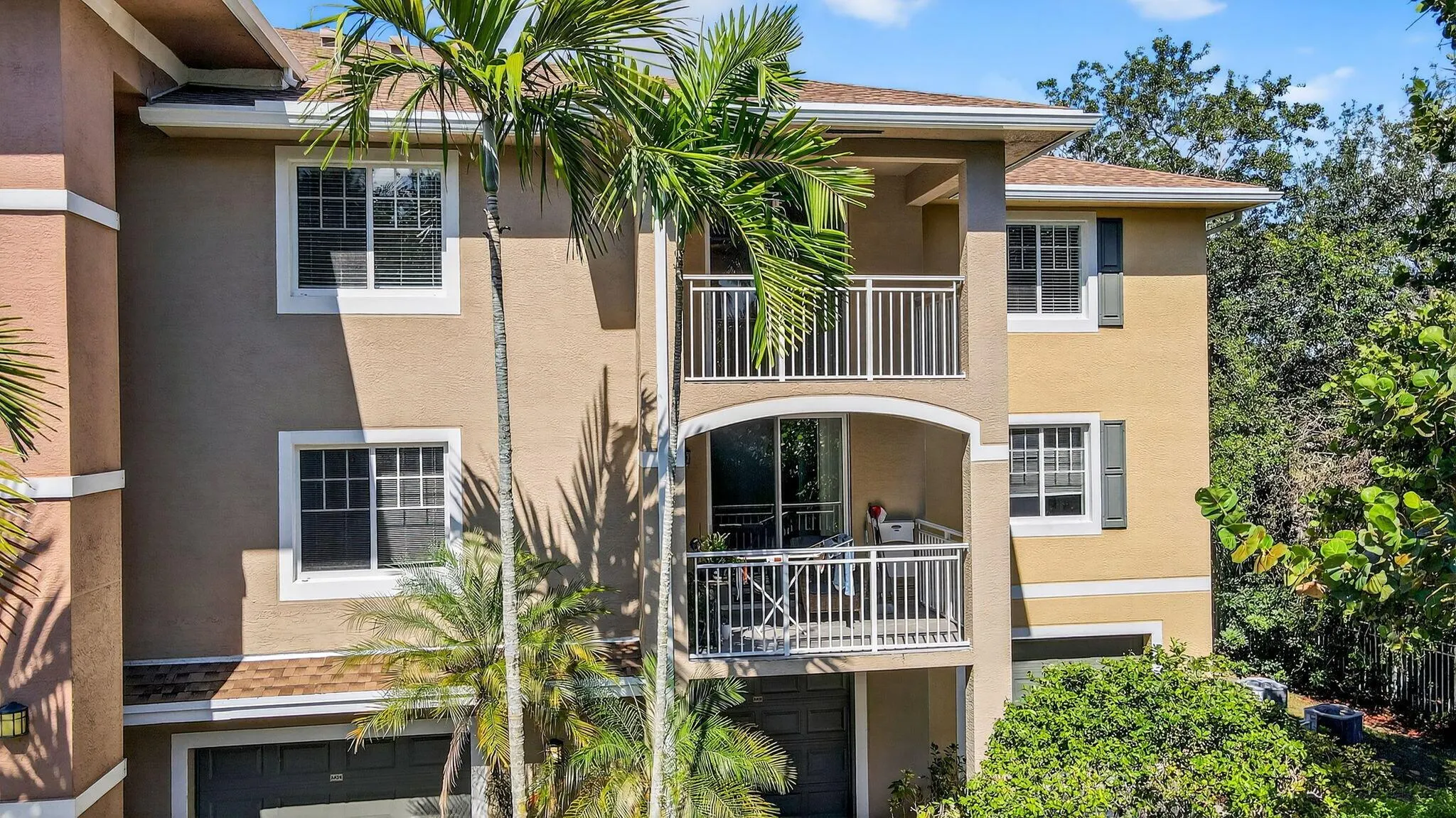 6511 Emerald Dunes Drive, #304