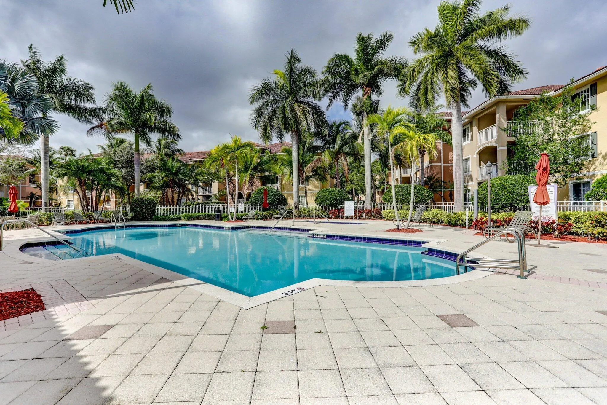 6511 Emerald Dunes Drive, #304