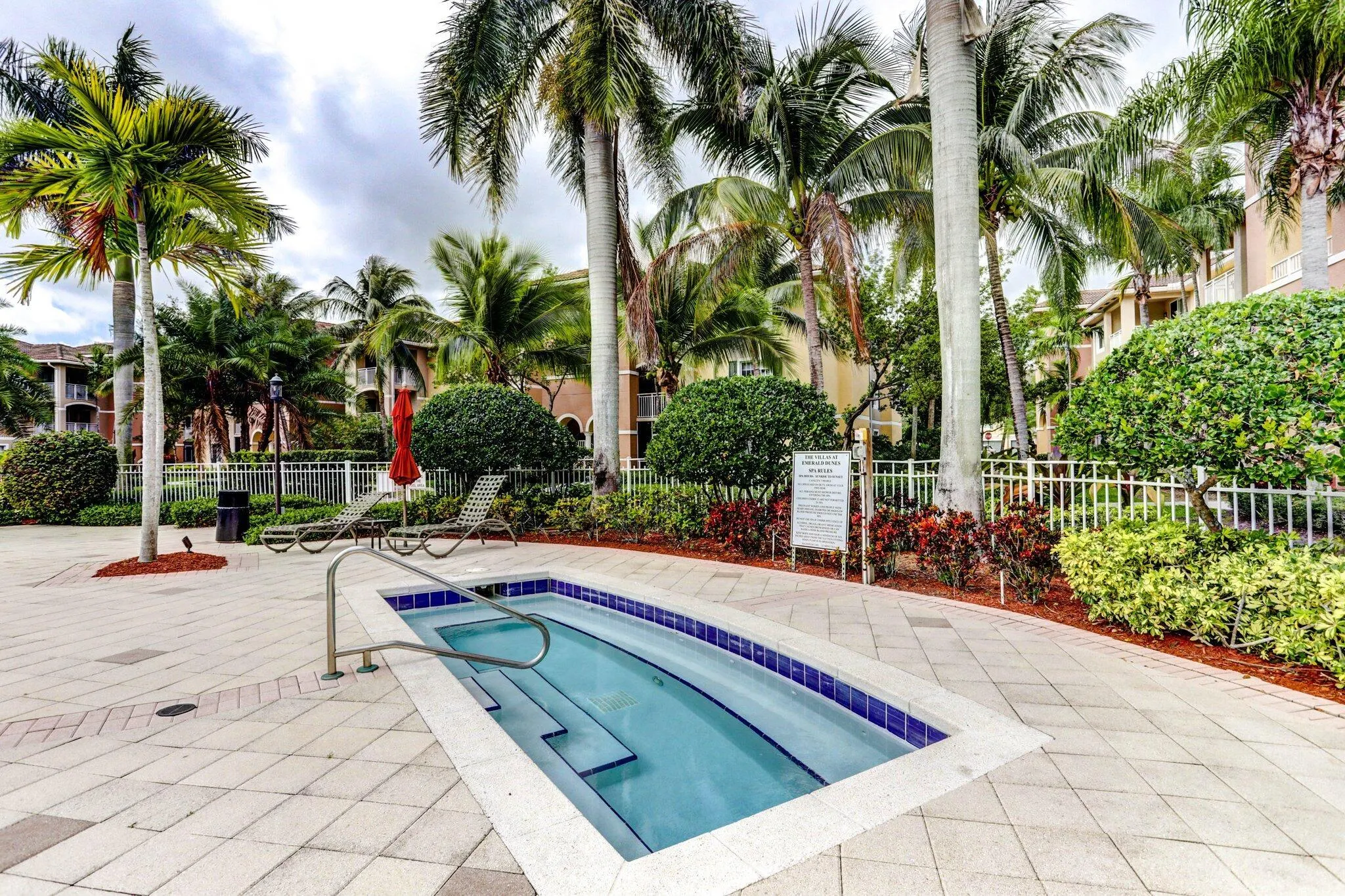 6511 Emerald Dunes Drive, #304