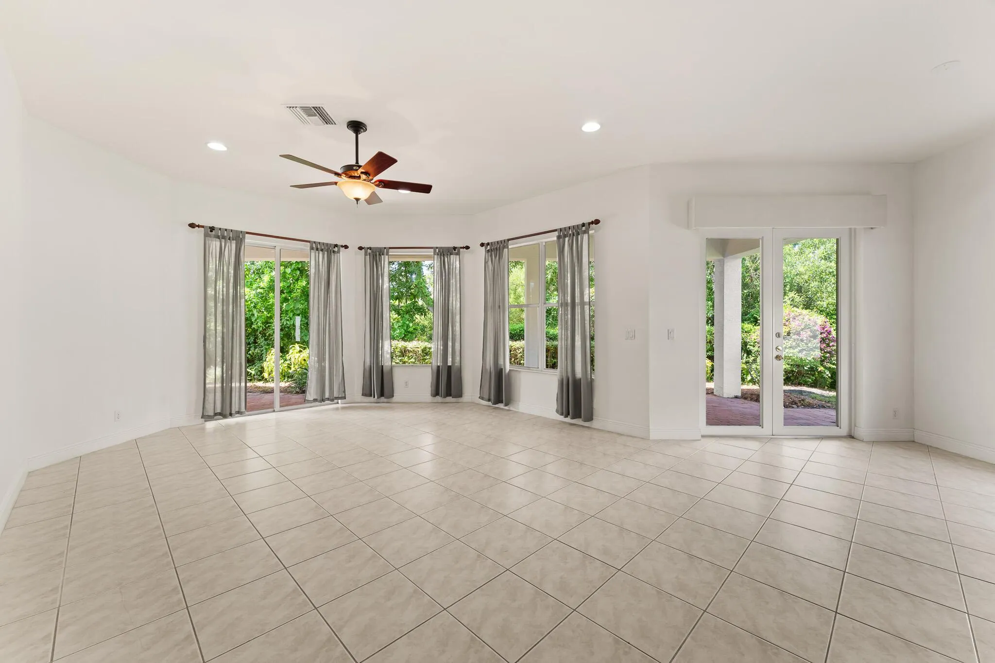 879 SW Pebble Lane