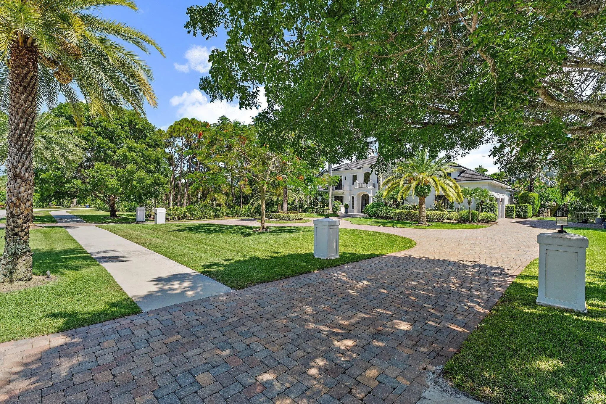 8082 SE Hidden Bridge Court