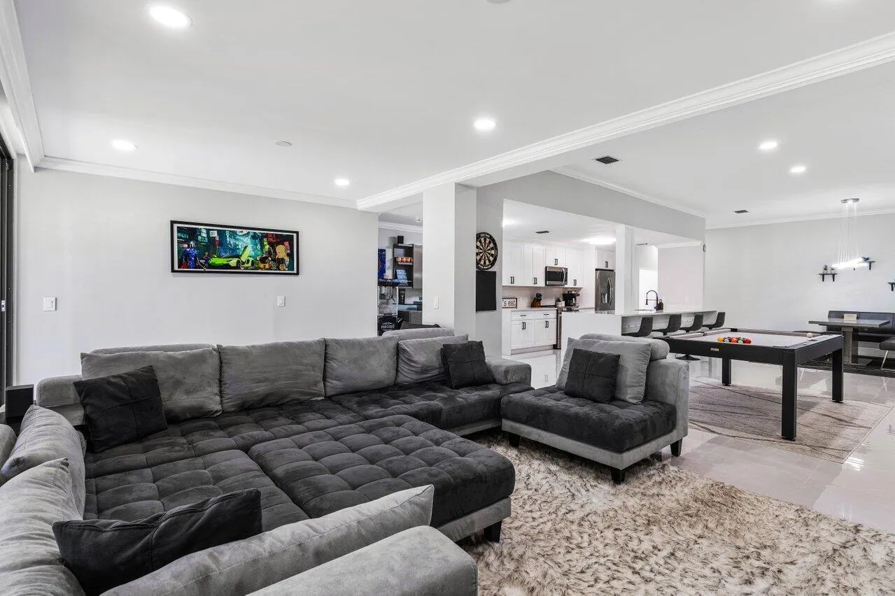 6727 Palermo Way