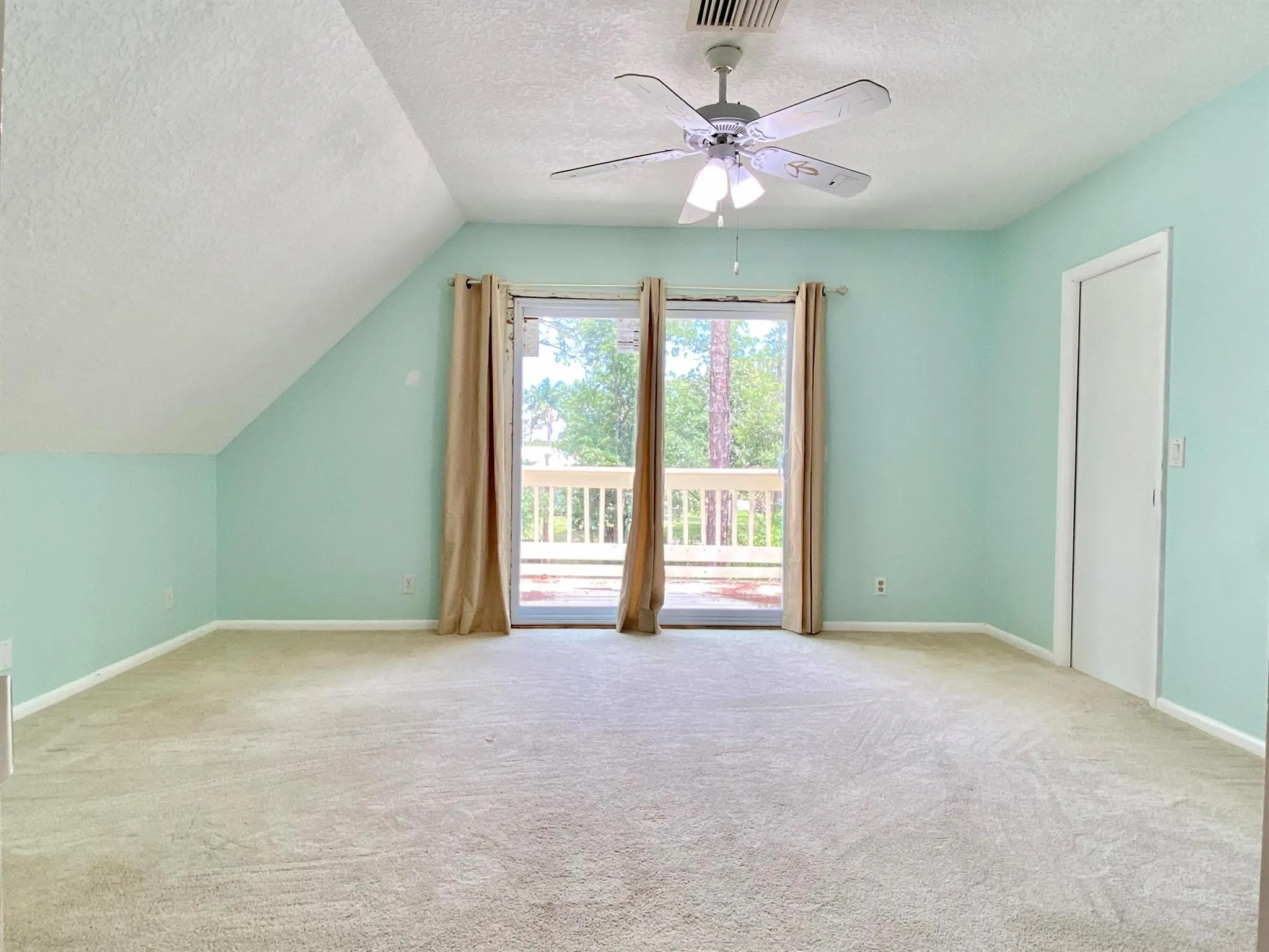 16844 127 Drive N
