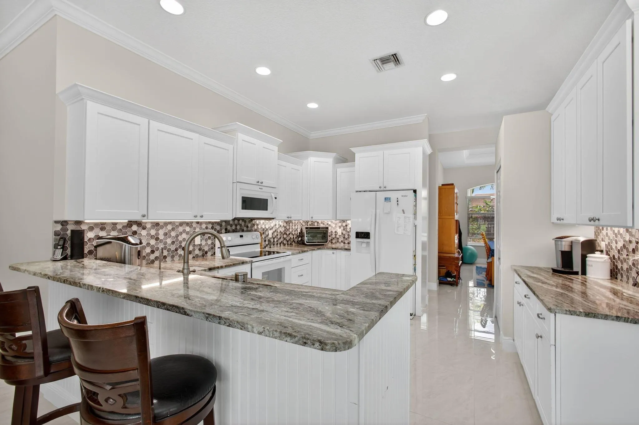 4821 SW Lake Grove Circle