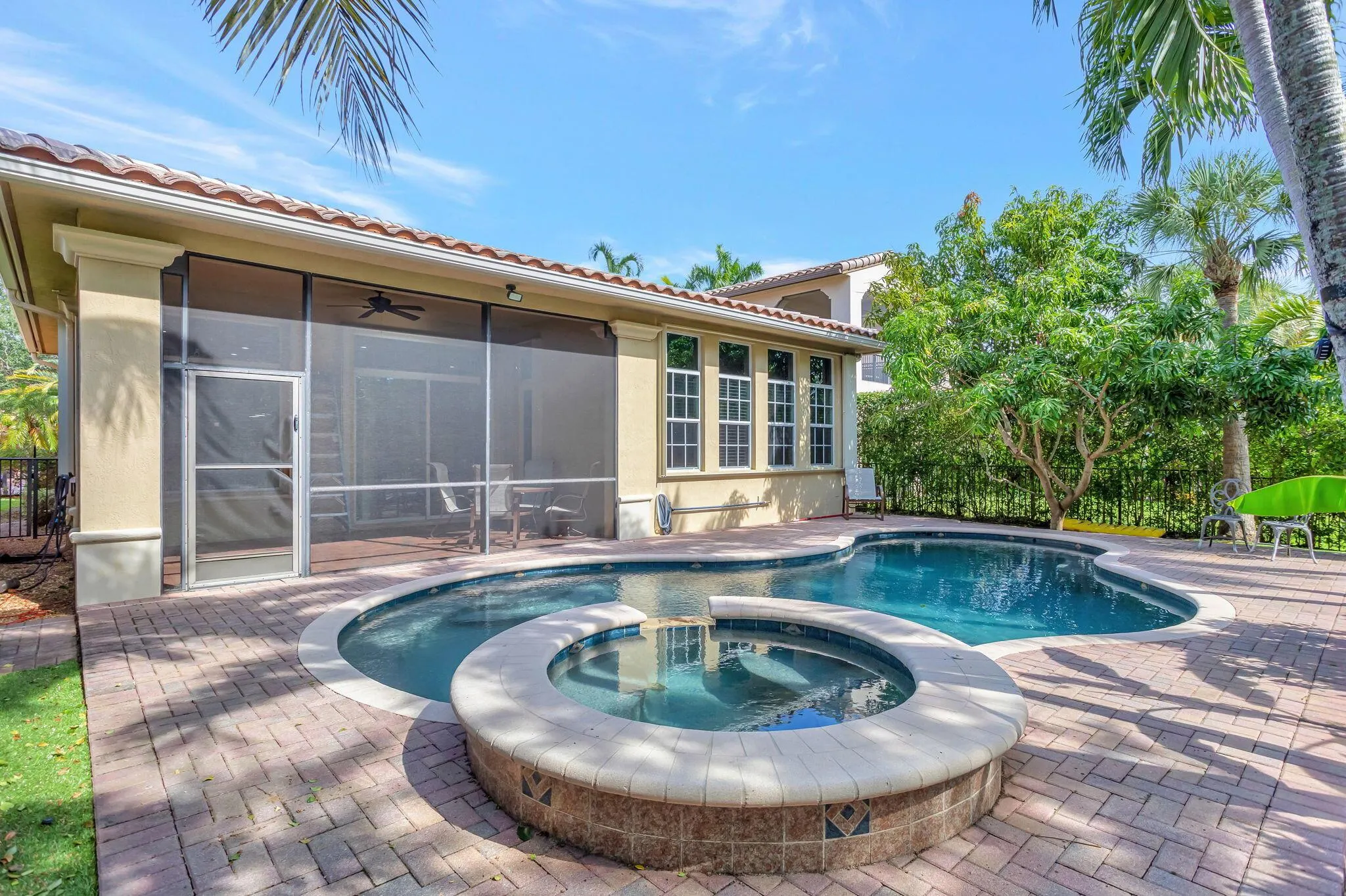 8240 NW 105th Ln Lane