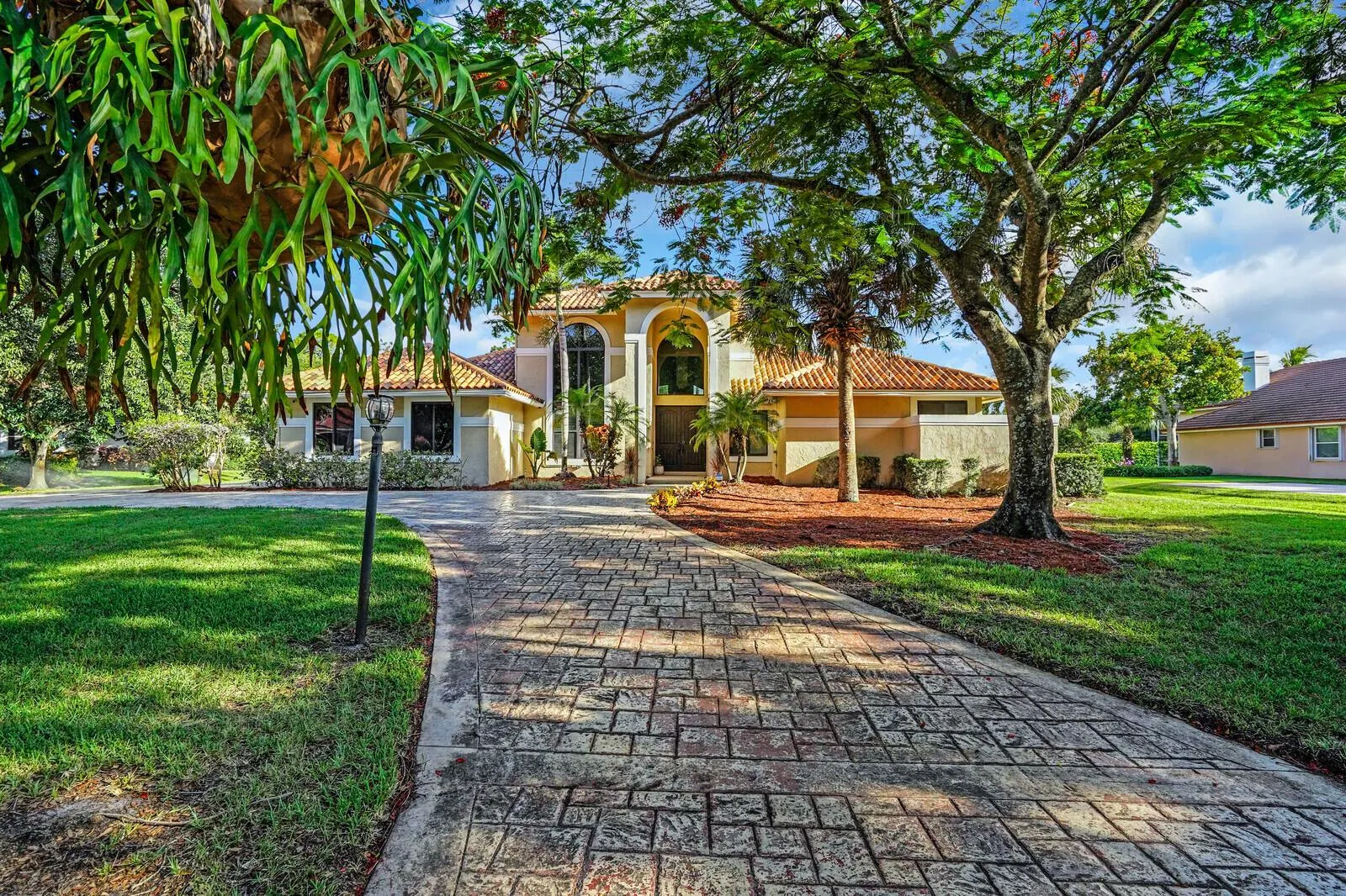 6980 NW 67th Court