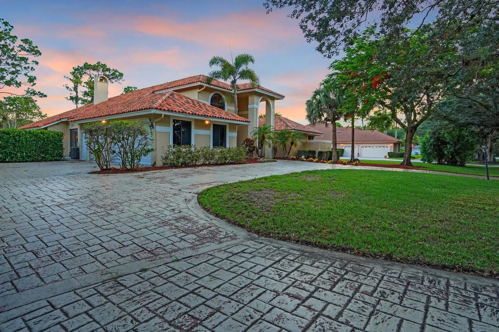 6980 NW 67th Court