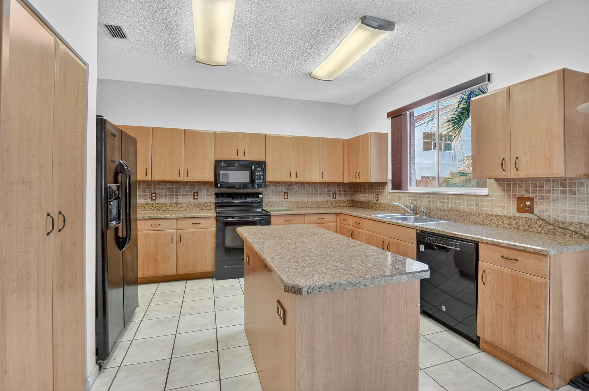 6170 NW 77th Place