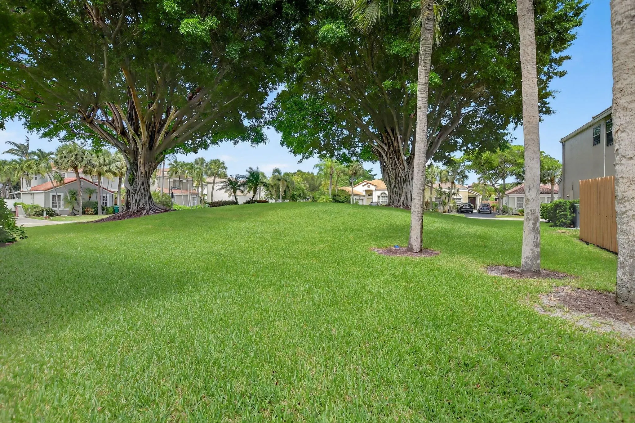 6170 NW 77th Place