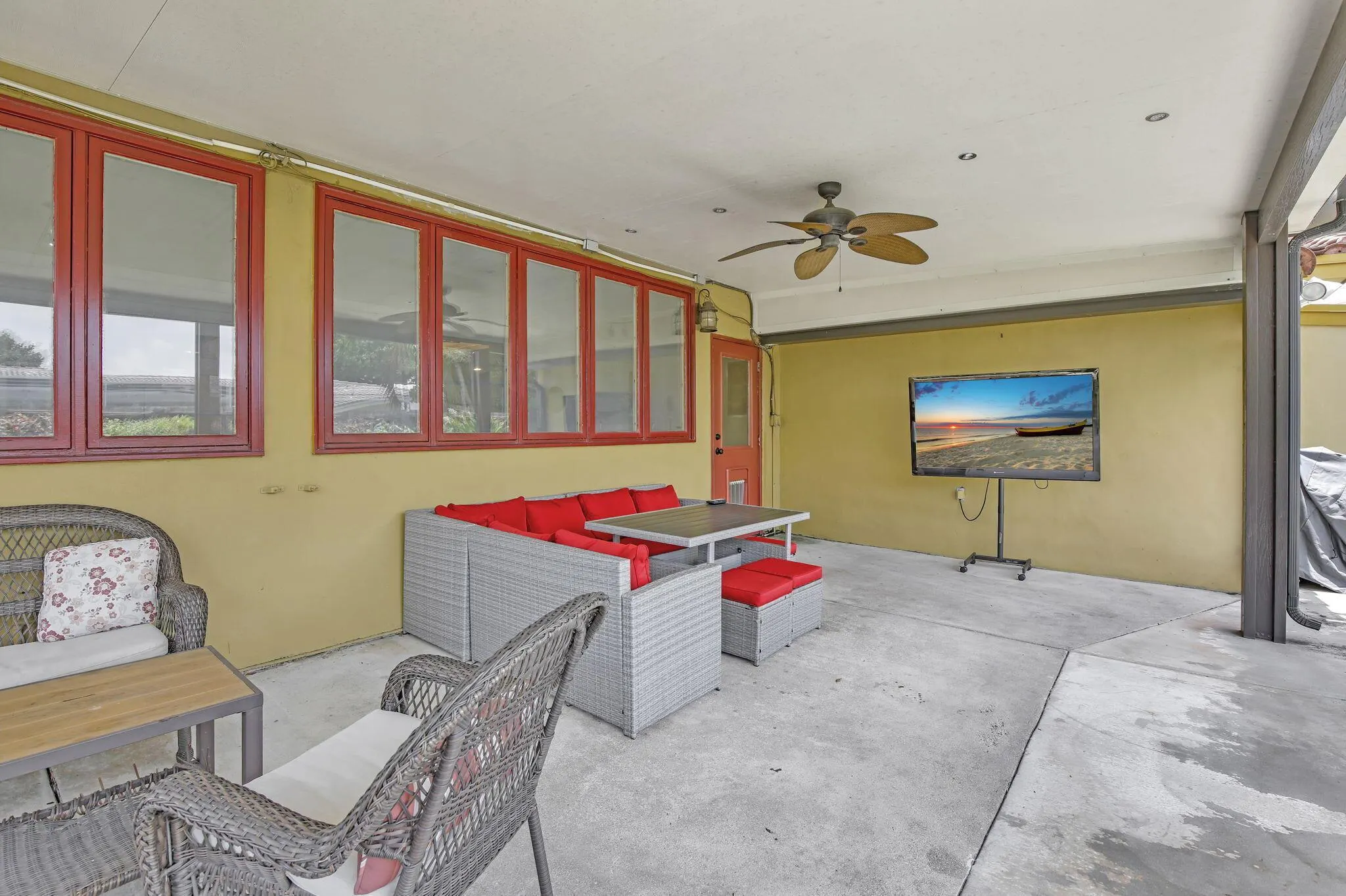 7241 NW 10th Court