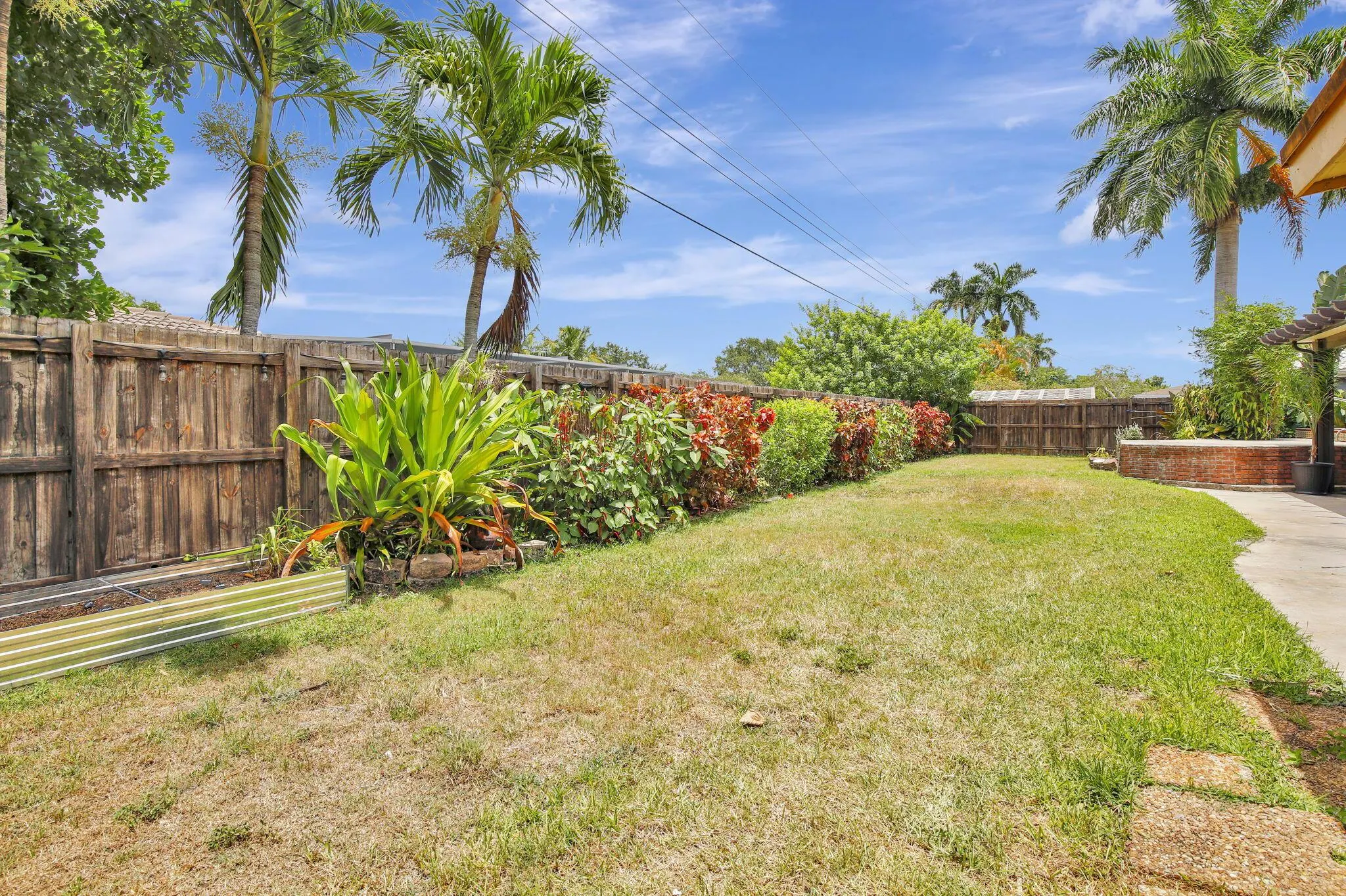 7241 NW 10th Court