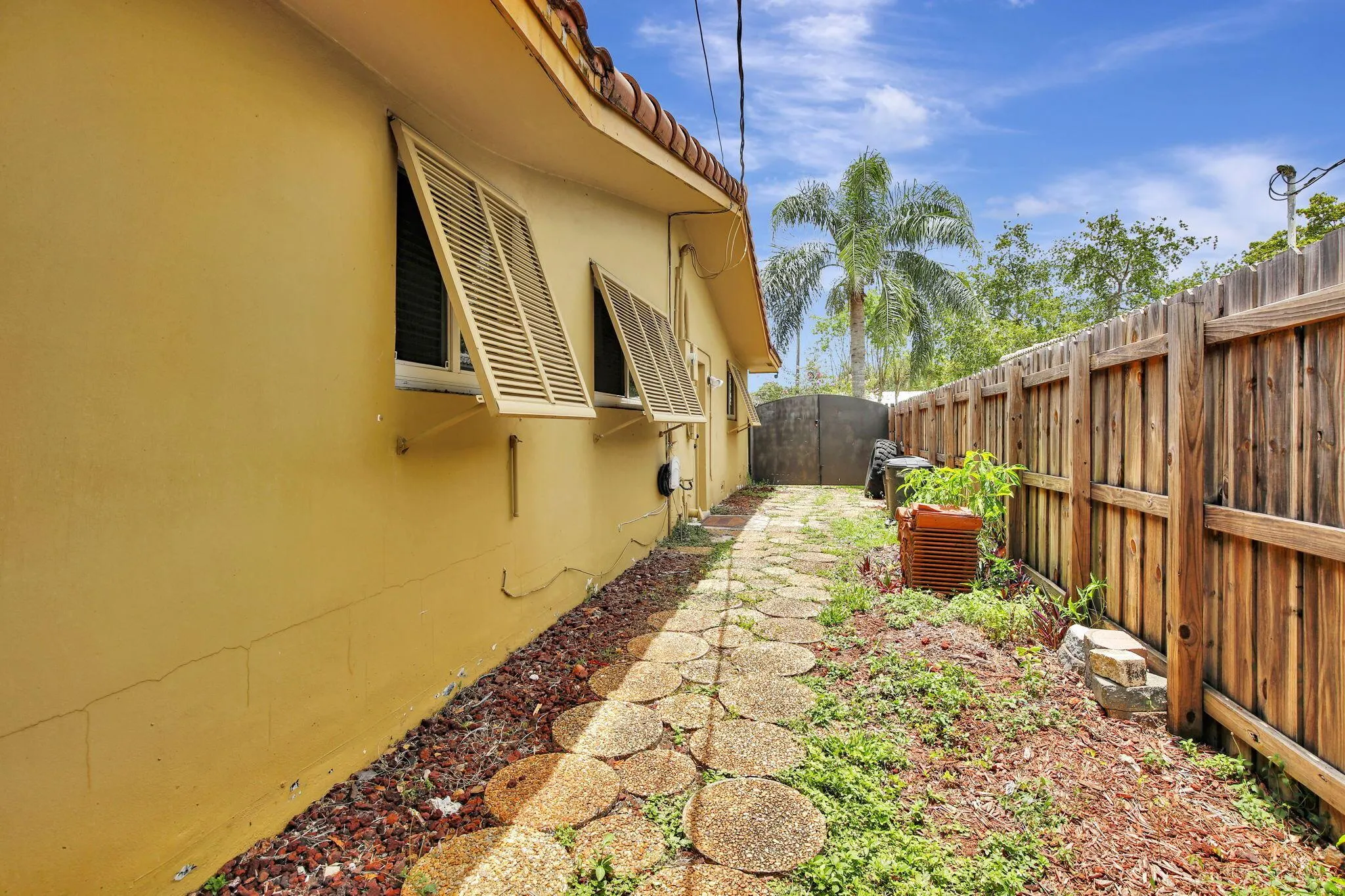 7241 NW 10th Court