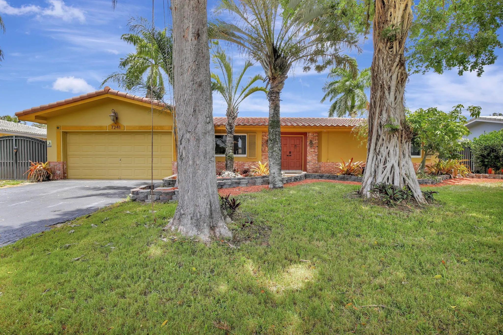 7241 NW 10th Court
