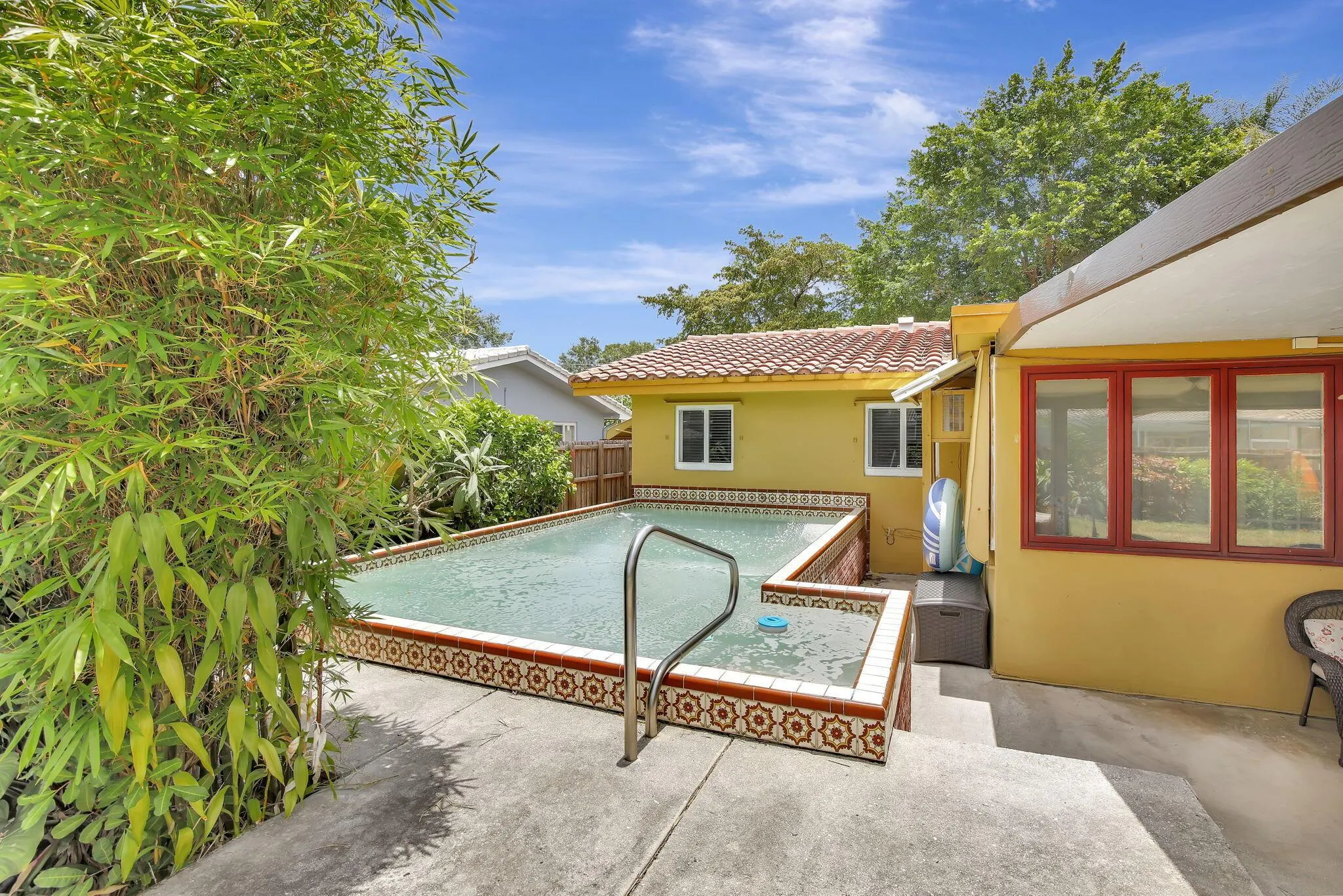 7241 NW 10th Court