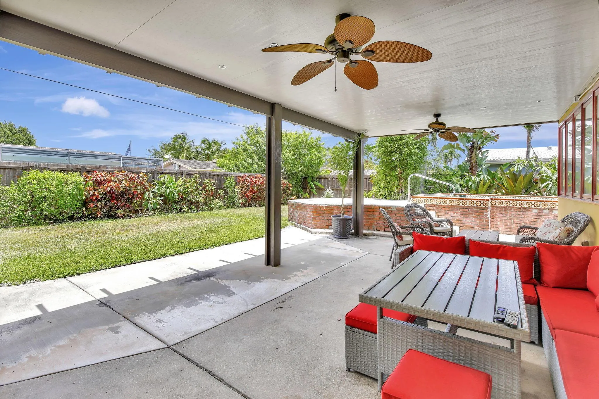 7241 NW 10th Court