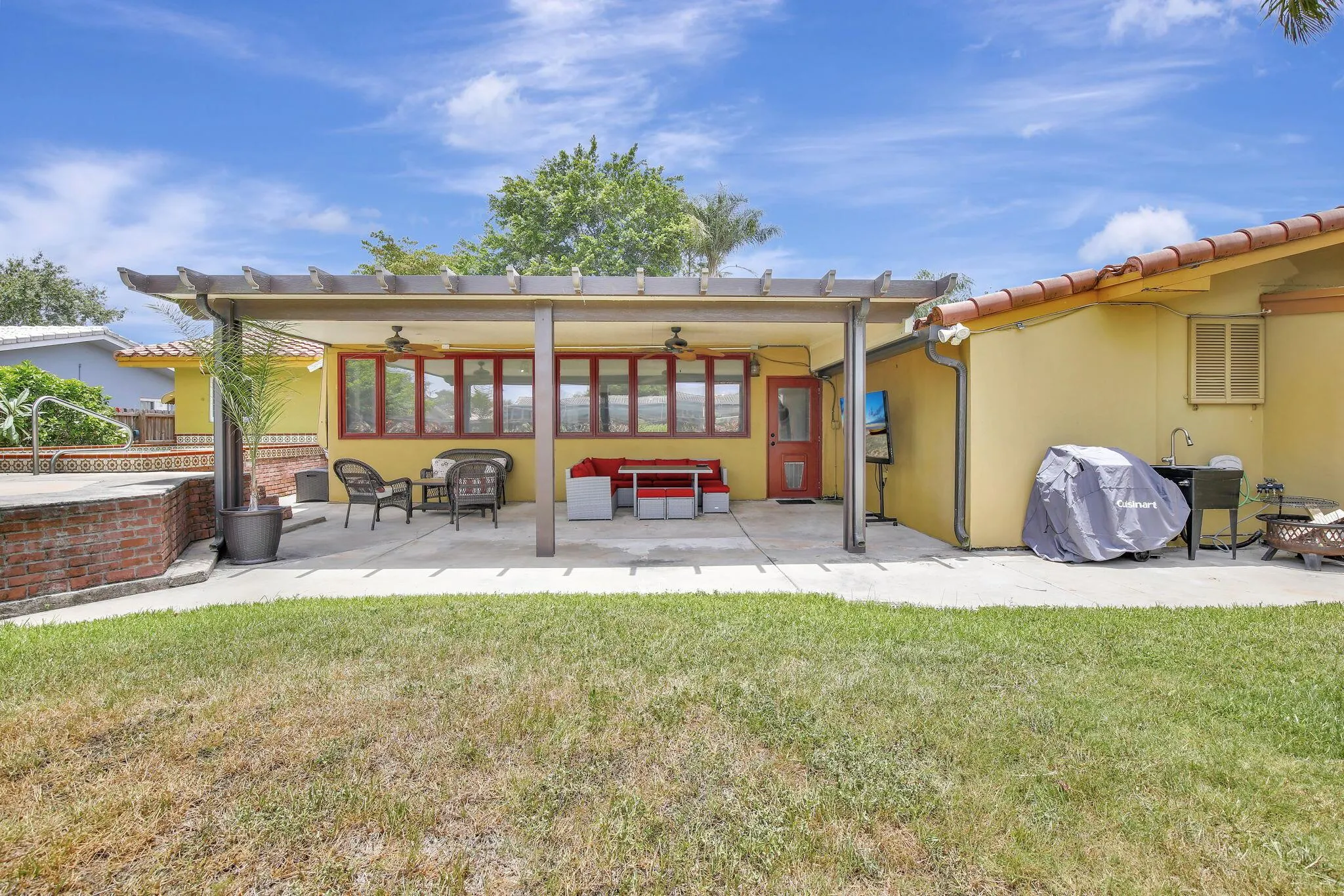 7241 NW 10th Court