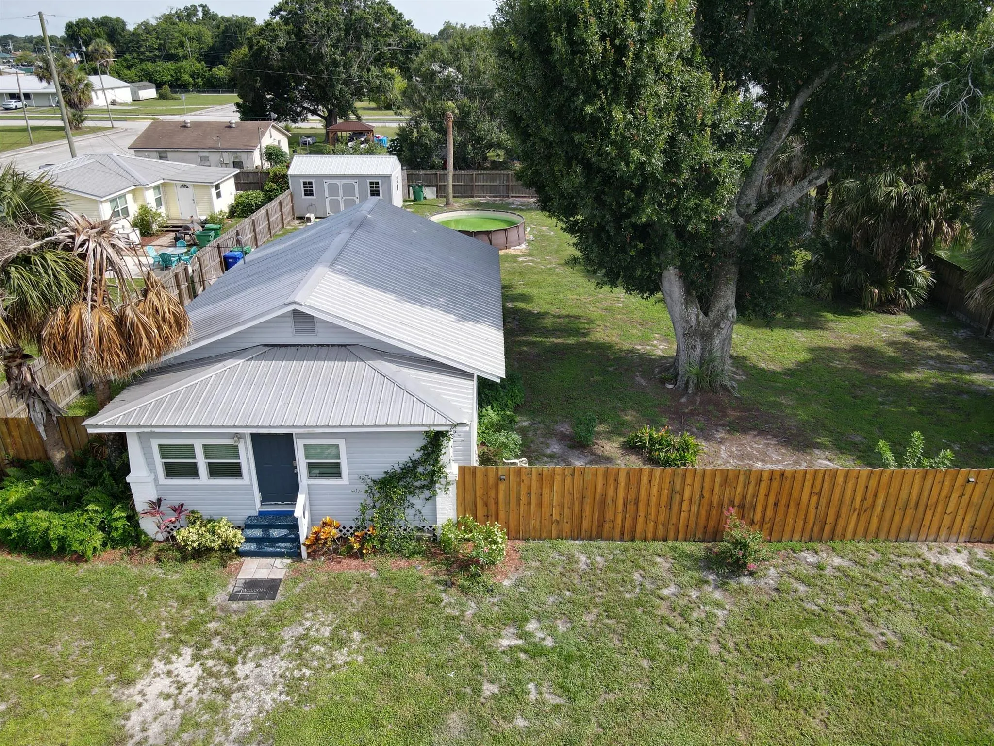 305 SW 2nd Street