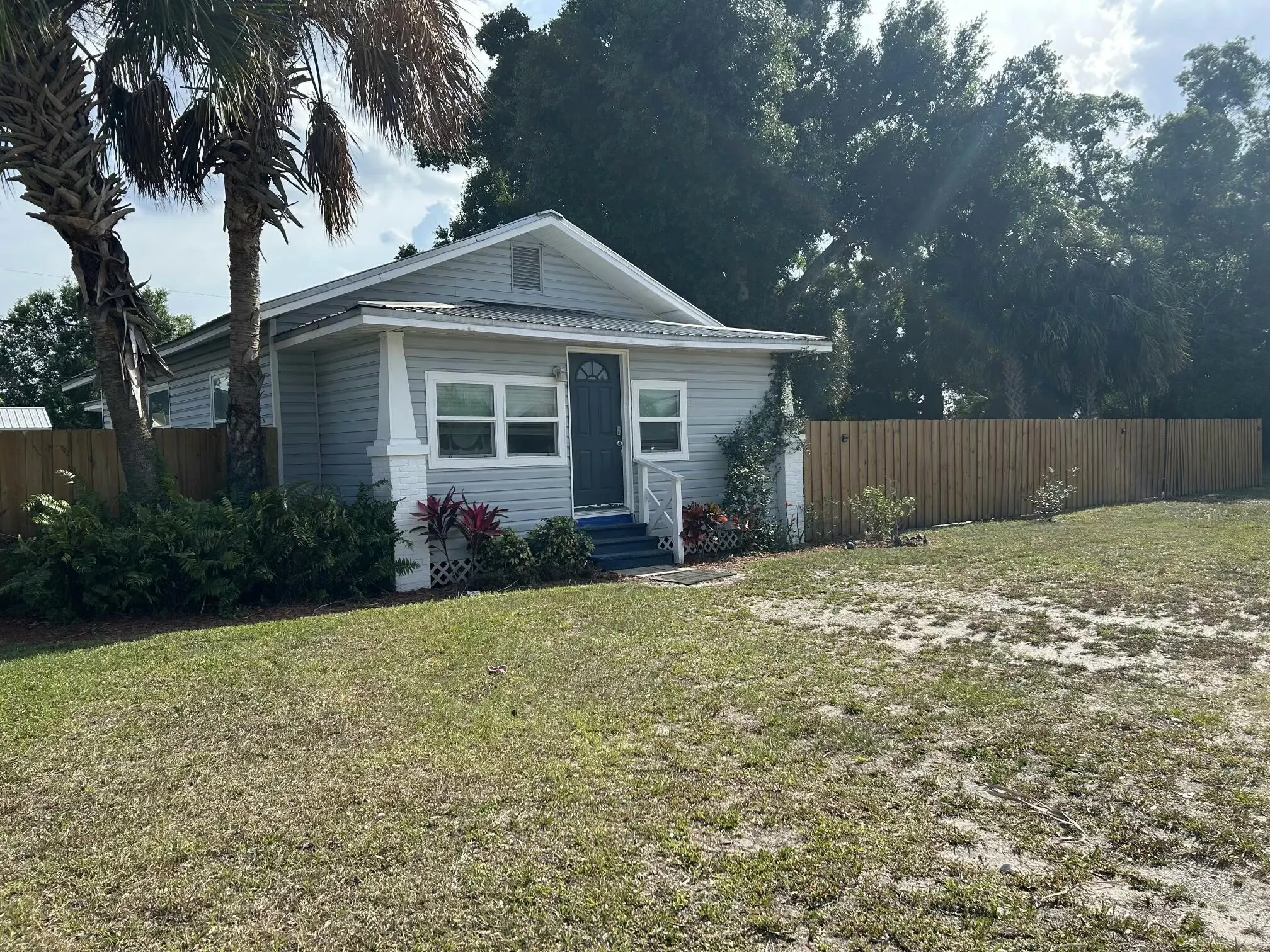 305 SW 2nd Street
