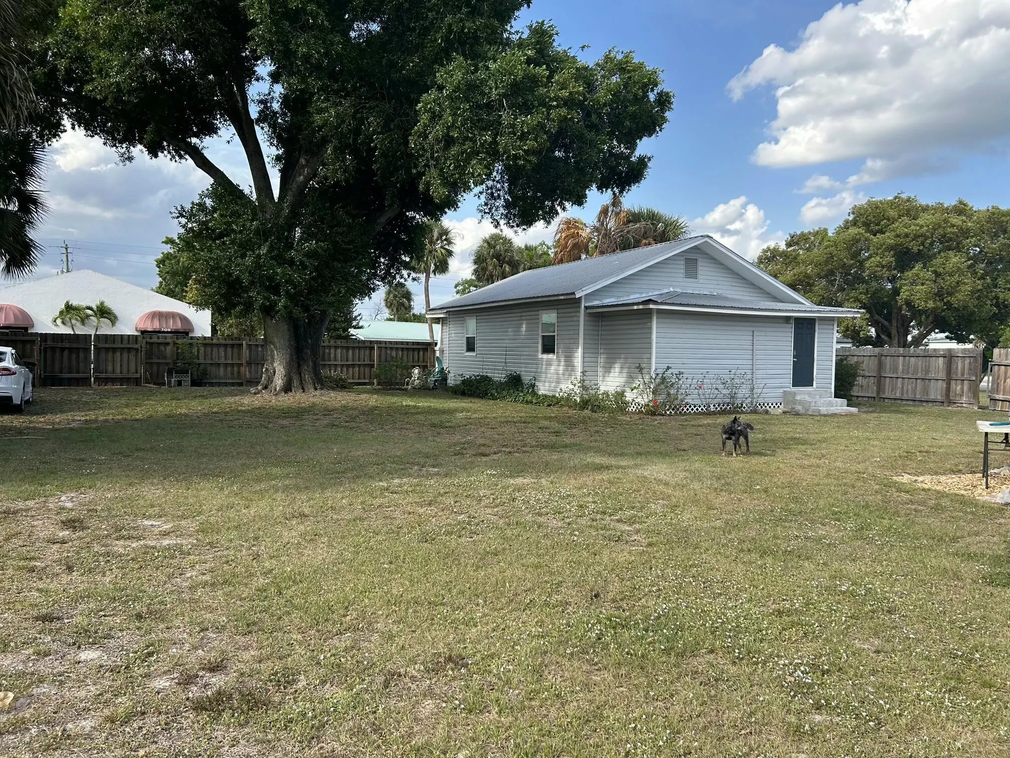 305 SW 2nd Street