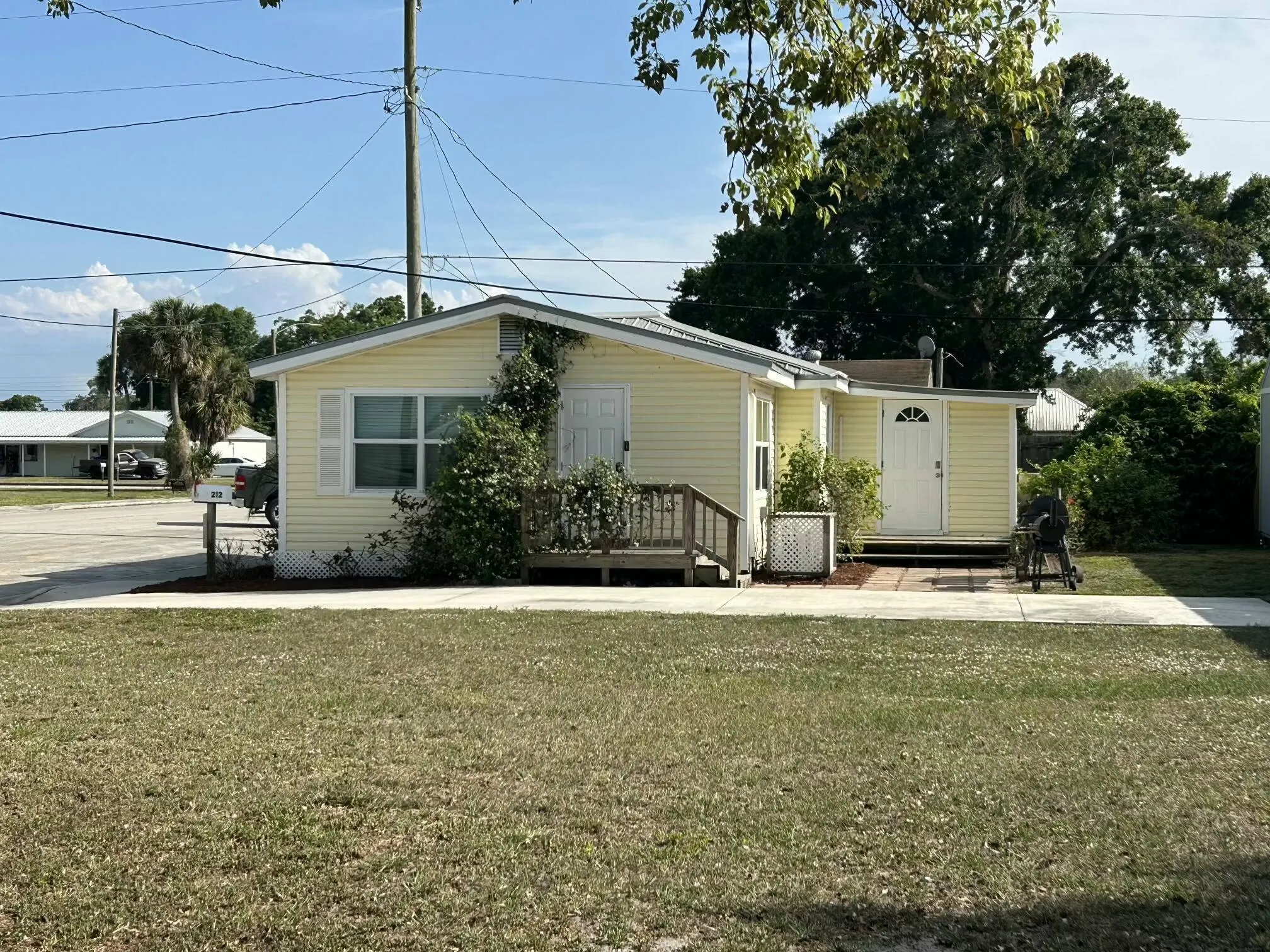 305 SW 2nd Street