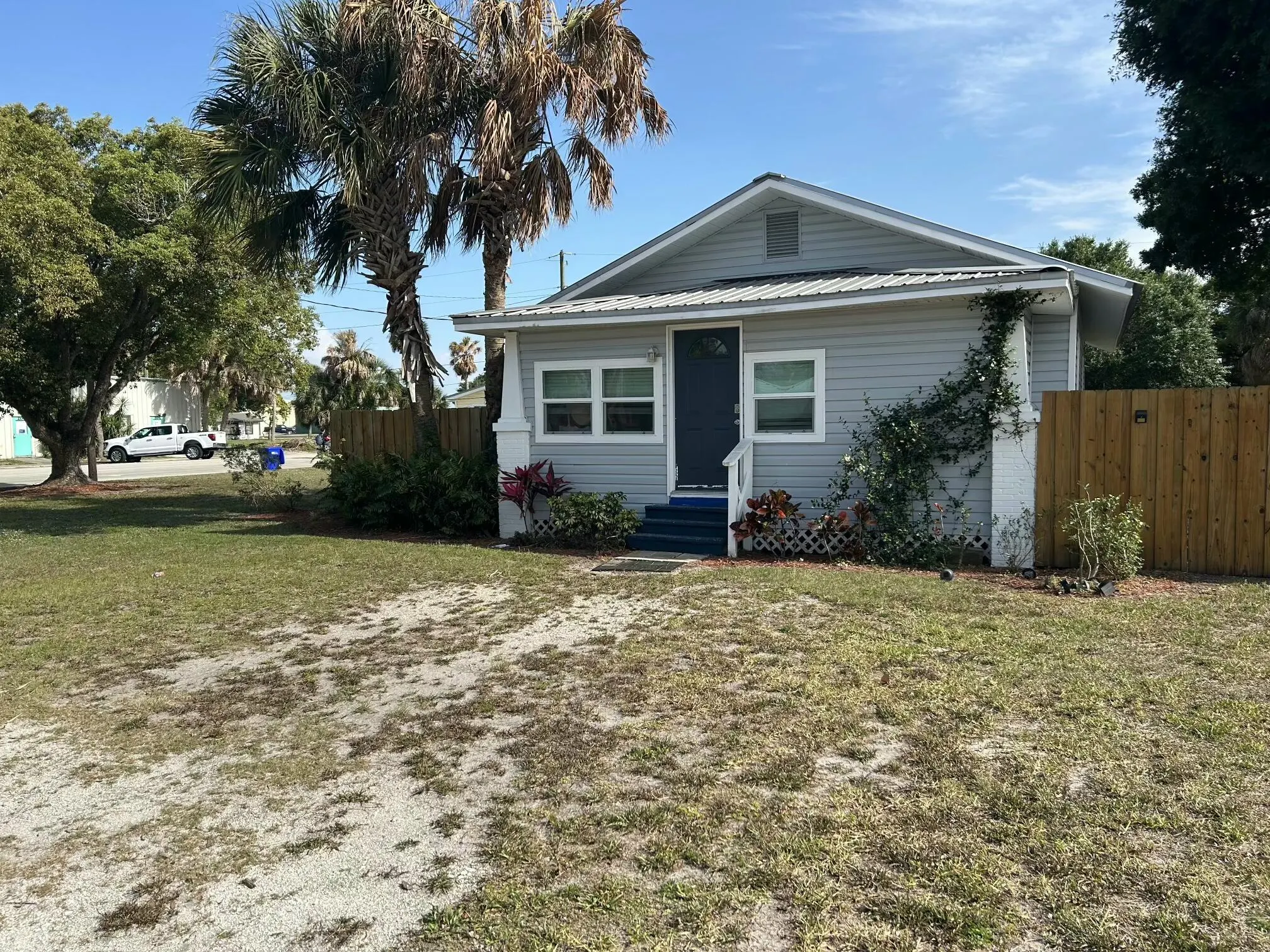 305 SW 2nd Street